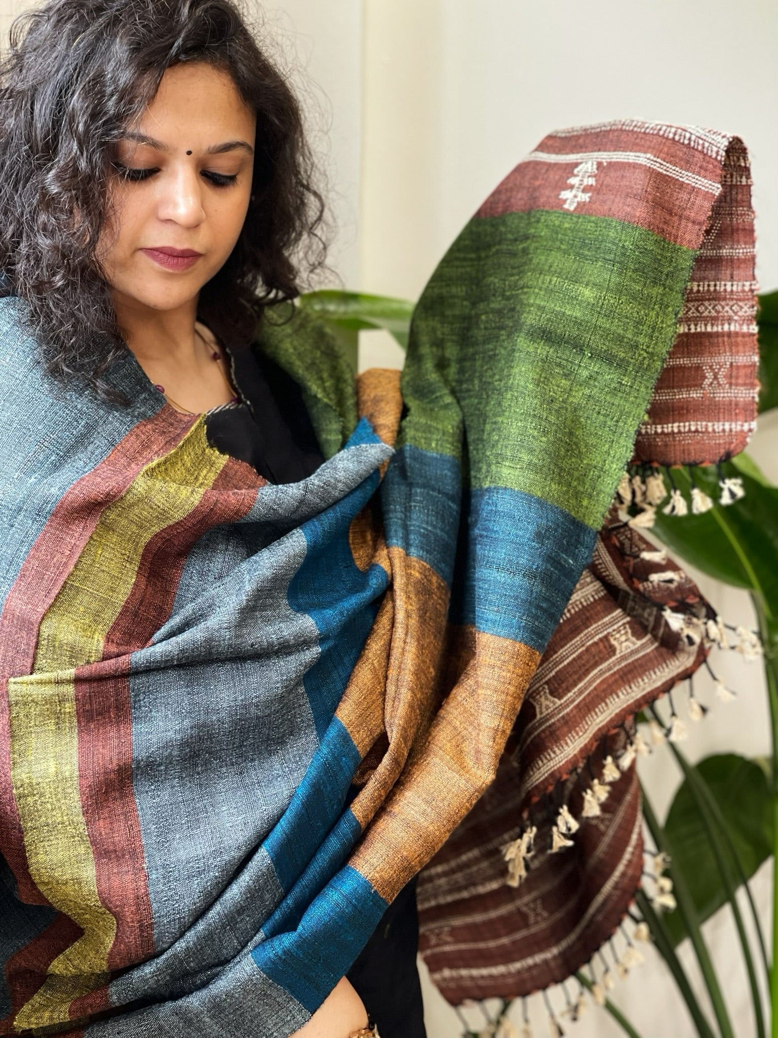 Handwoven Bhujodi Shawl in Pure Tussar and Wool - Masakalee