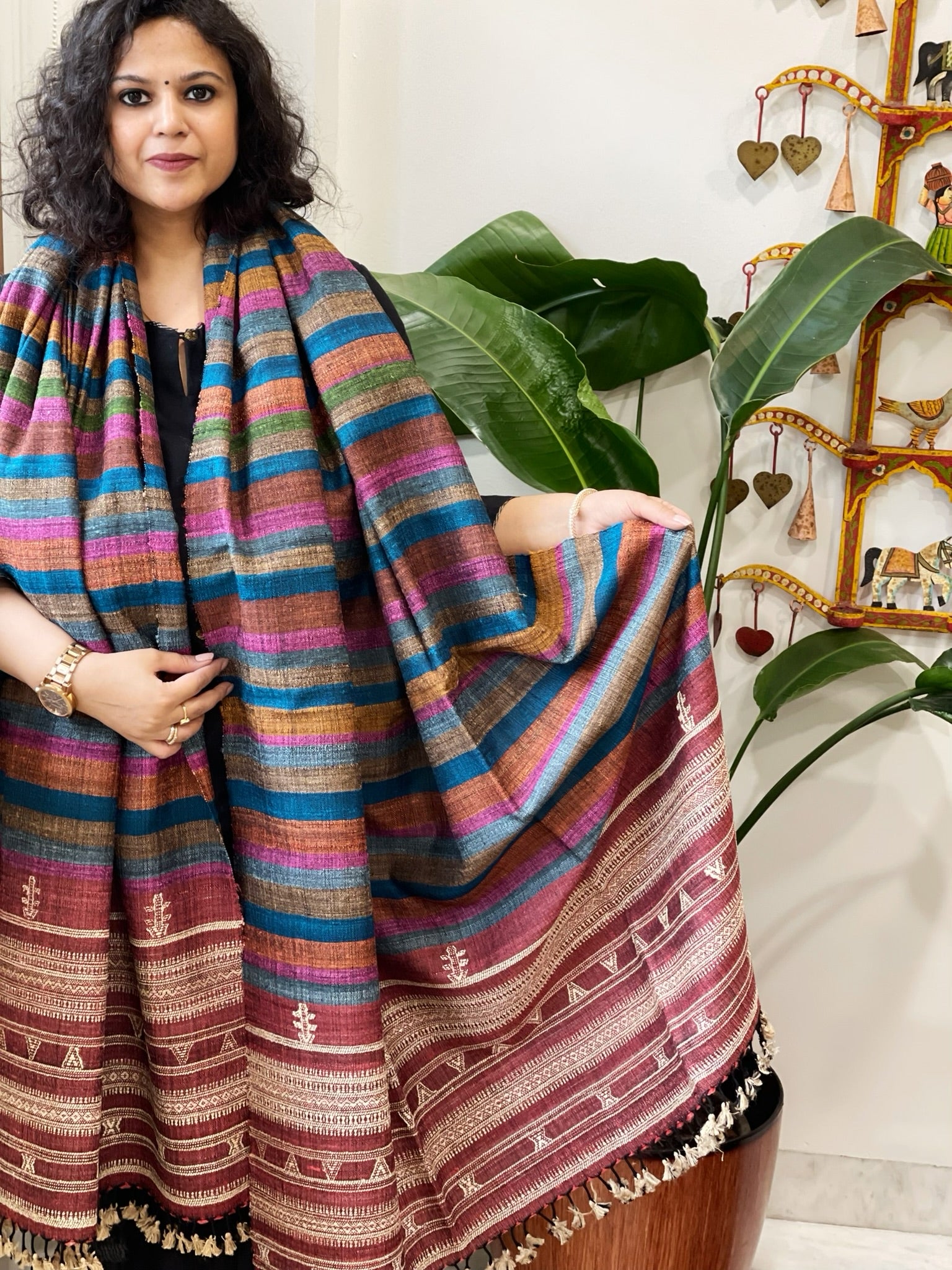 Handwoven Bhujodi Shawl in Pure Tussar and Wool - Masakalee