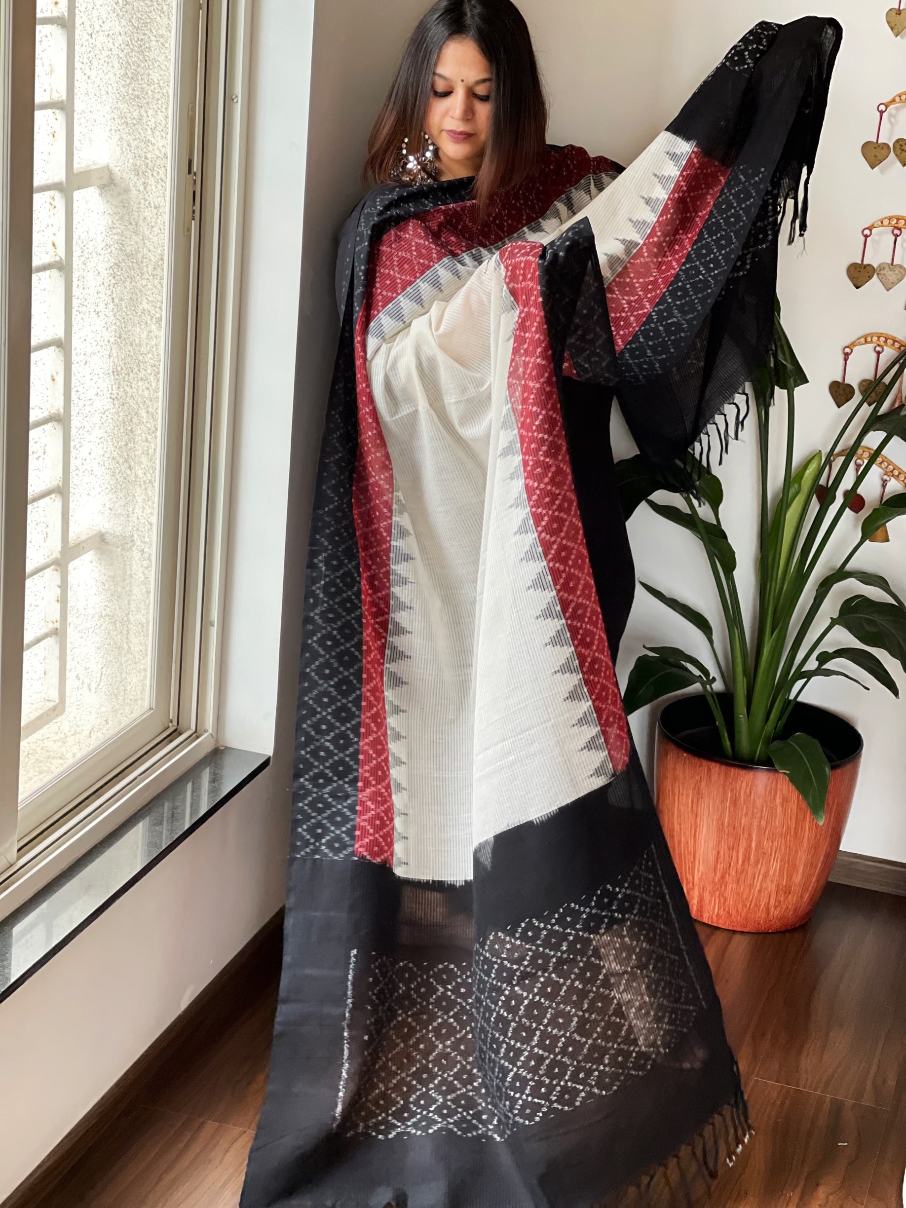 Handwoven Ikat Dupatta in Cotton - Masakalee