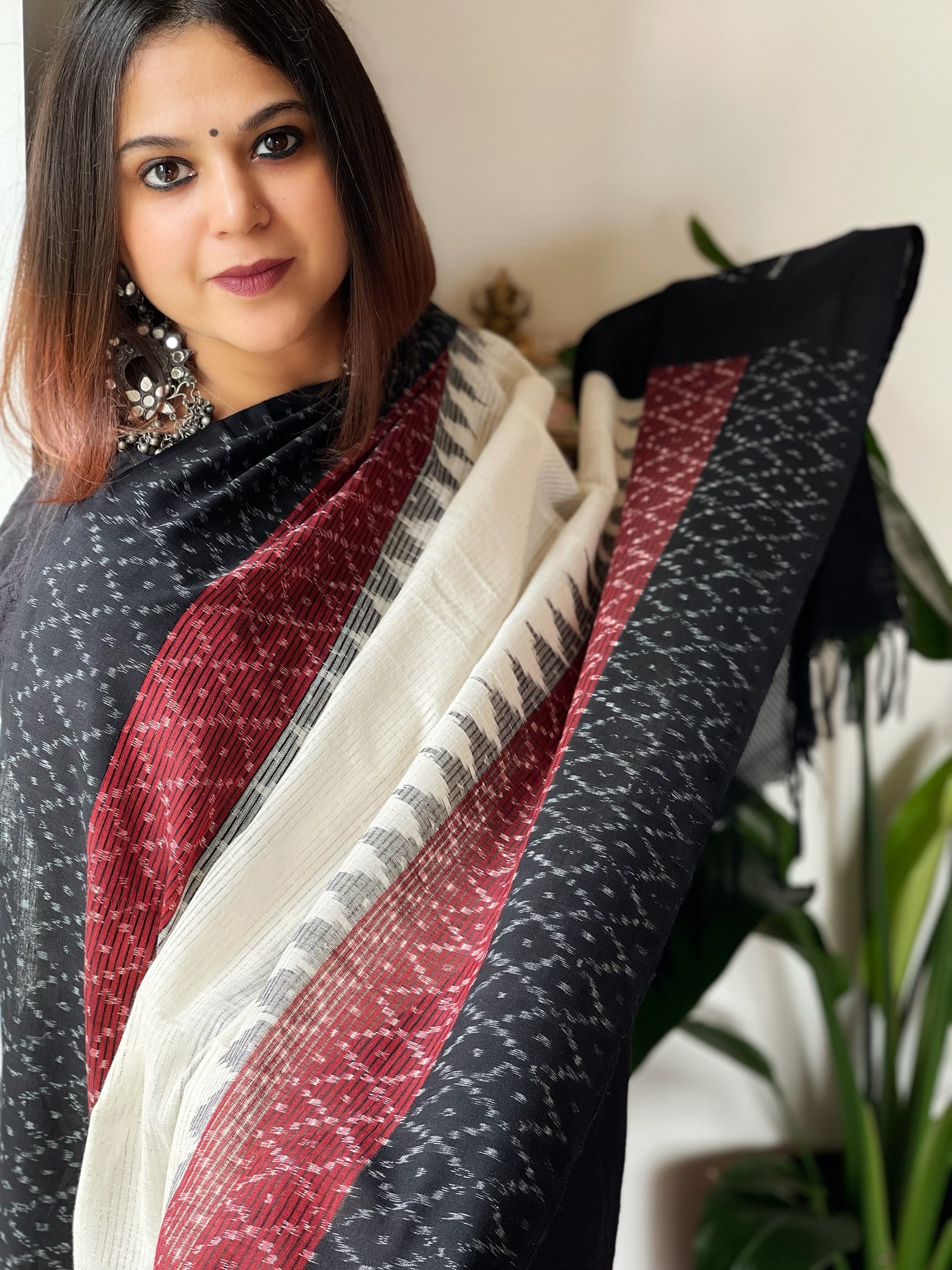 Handwoven Ikat Dupatta in Cotton - Masakalee