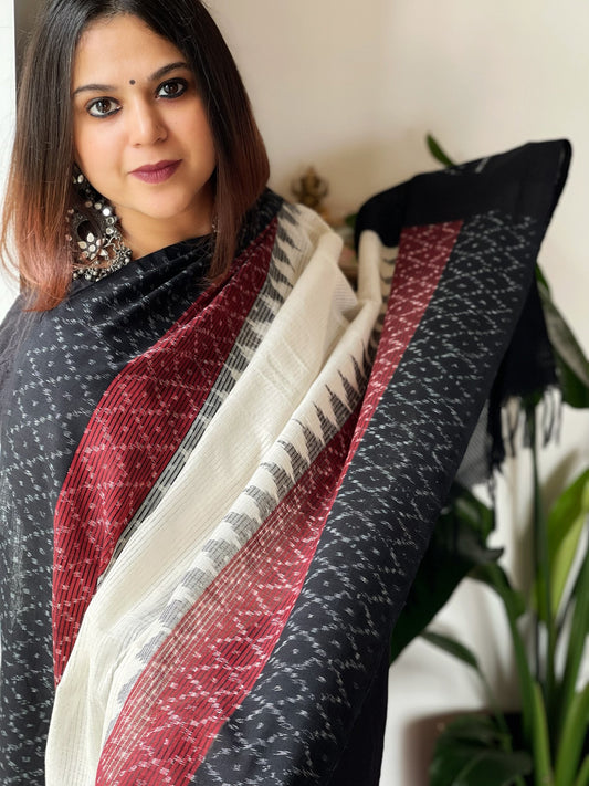 Handwoven Ikat Dupatta in Cotton - Masakalee