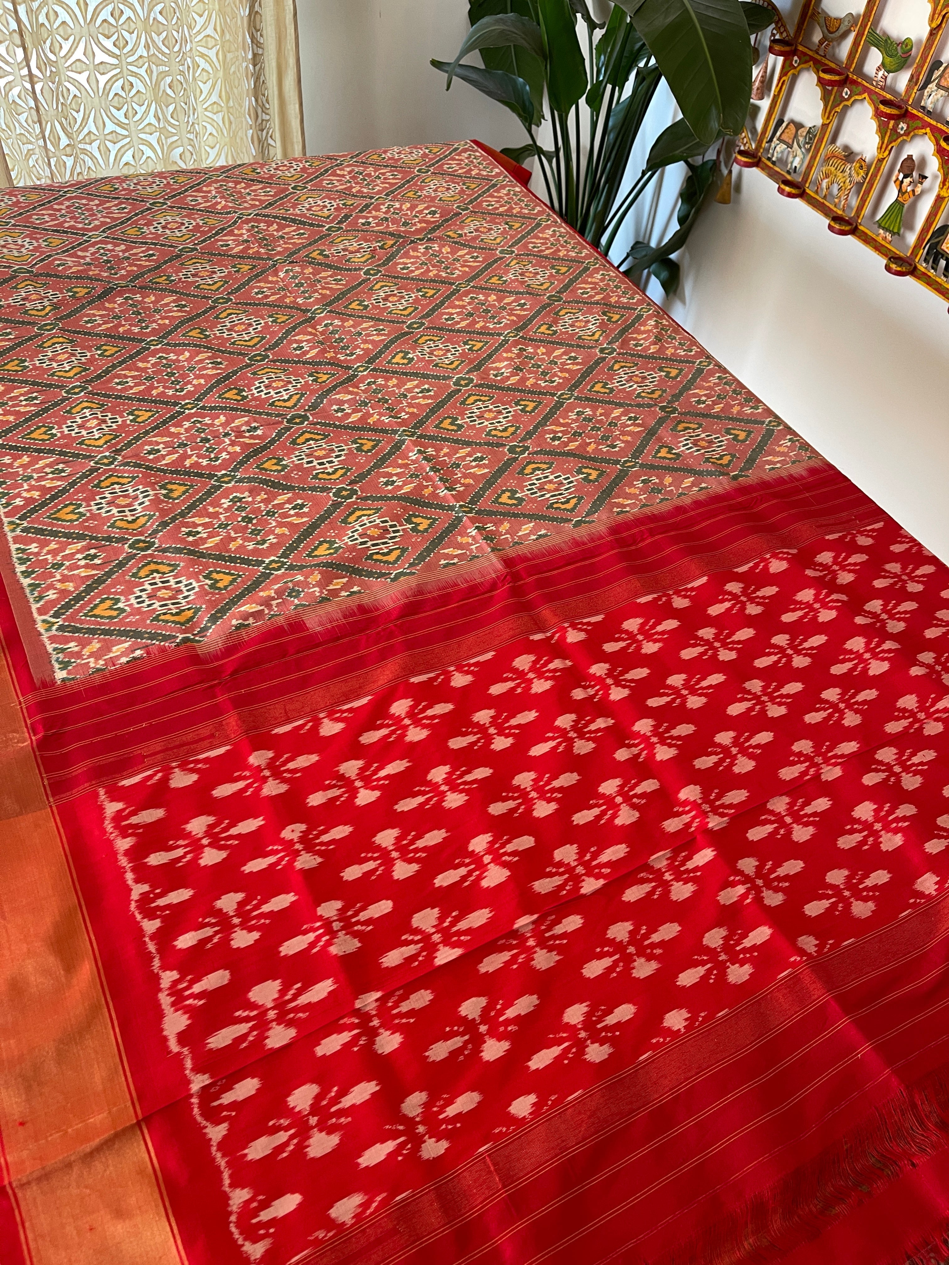 Handwoven Ikat Patola Saree in Pure Silk - Masakalee
