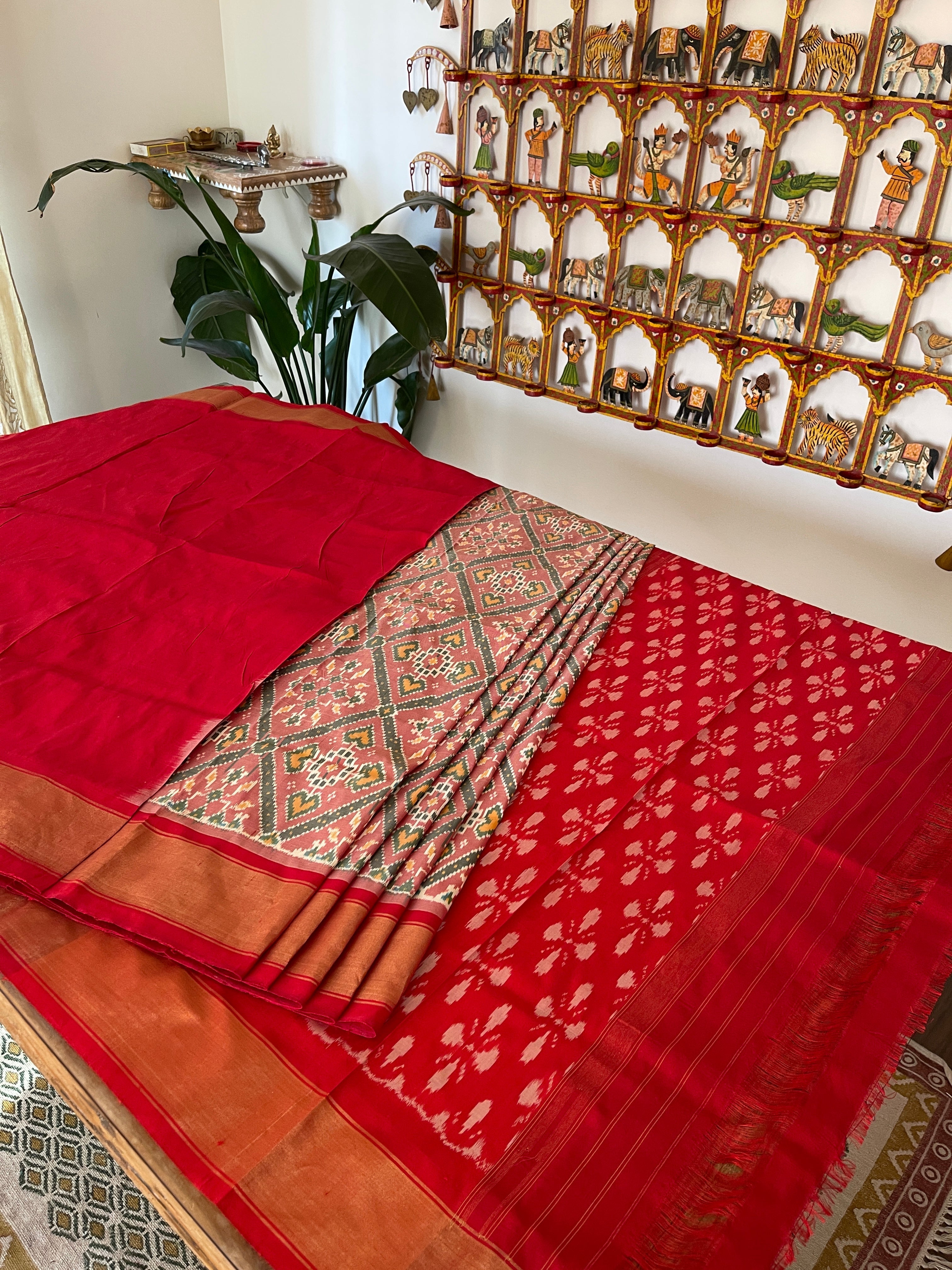 Handwoven Ikat Patola Saree in Pure Silk - Masakalee