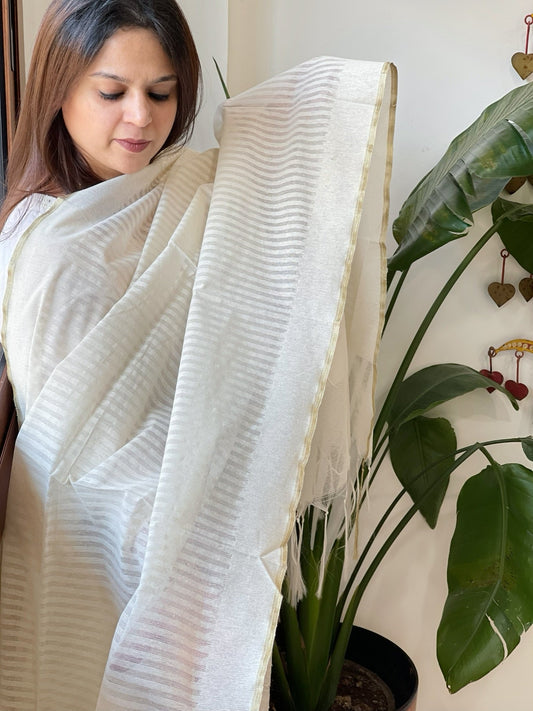 Handwoven Jute Matte Dupatta with Self Design - Masakalee