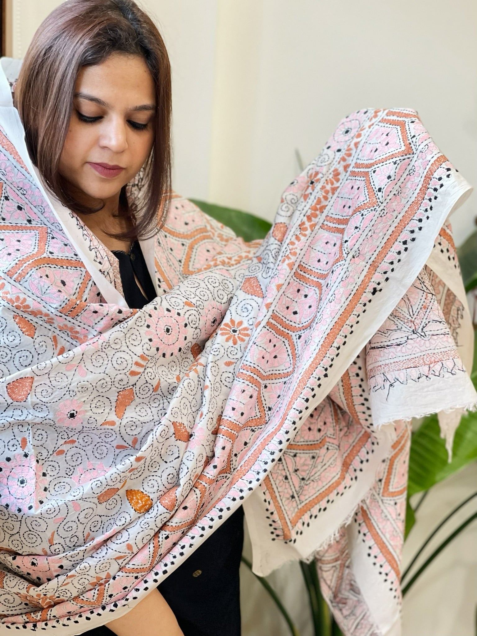Ivory Handmade Nakshi Kantha Dupatta in Pure Silk - Masakalee