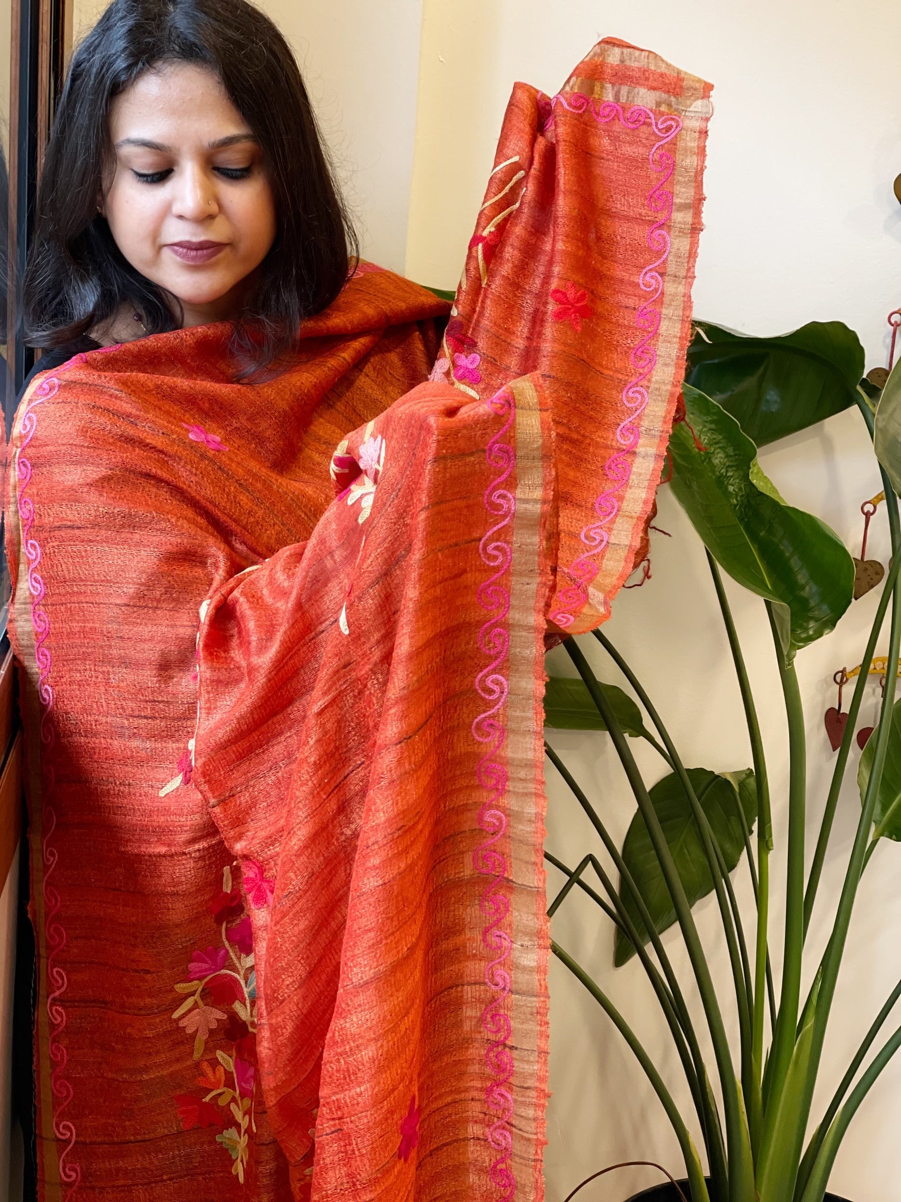 Kashmiri Aari Embroidered Dupatta in Geecha Silk - Masakalee