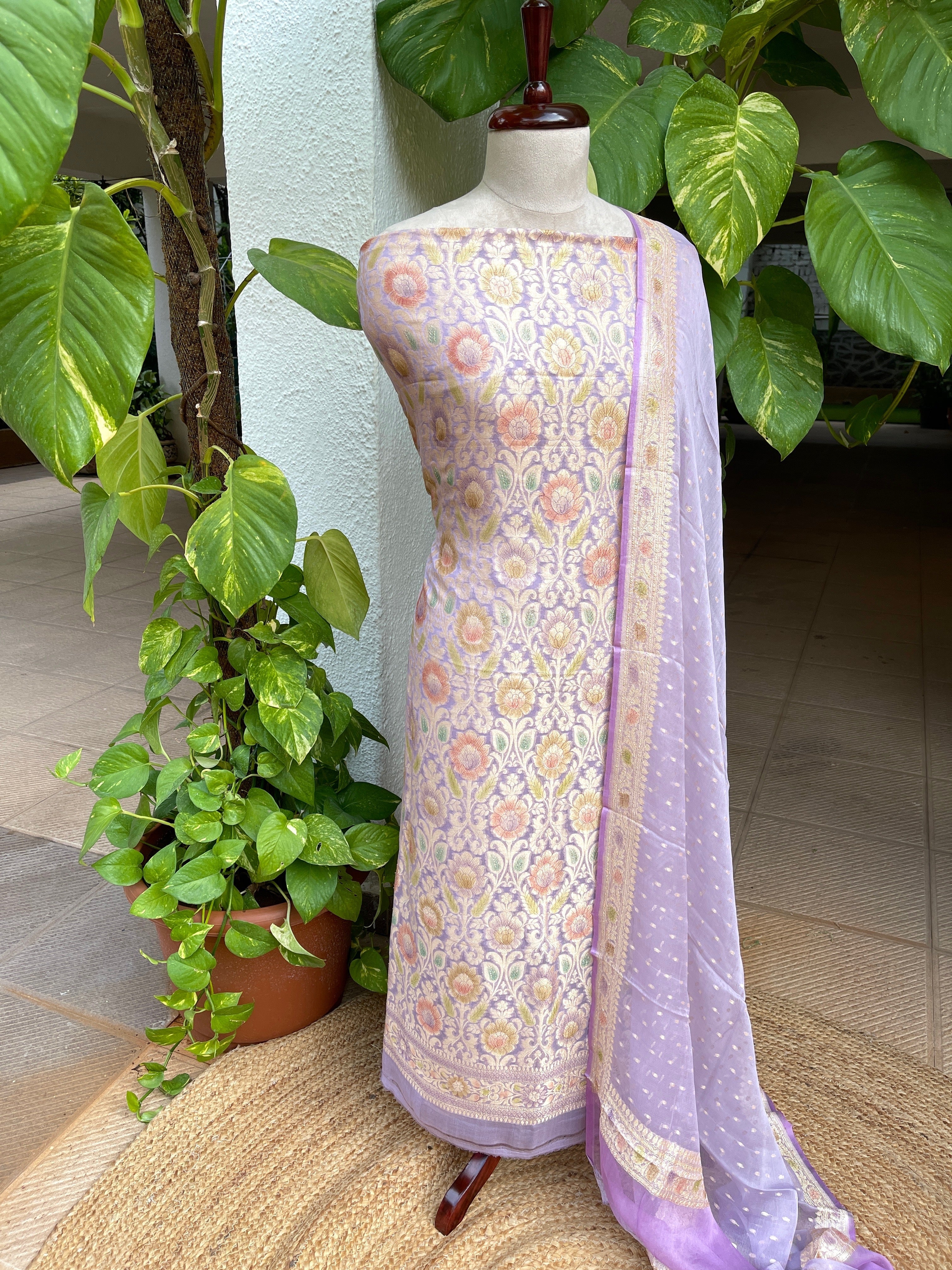 Lavander Handwoven Khaddi 3 - Piece Suit Set in Pure Georgette - Masakalee