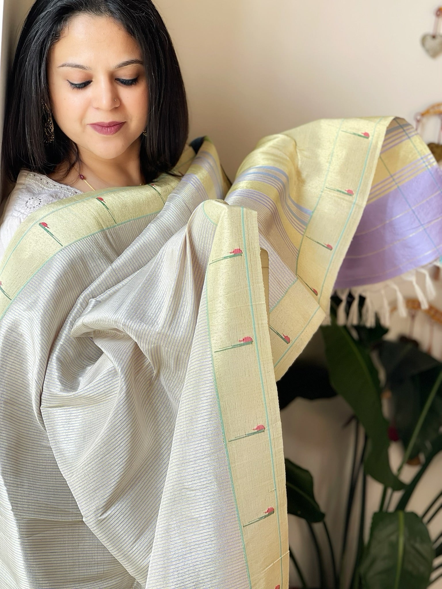 Lavender Handwoven Paithani Dupatta in Pure Silk - Masakalee