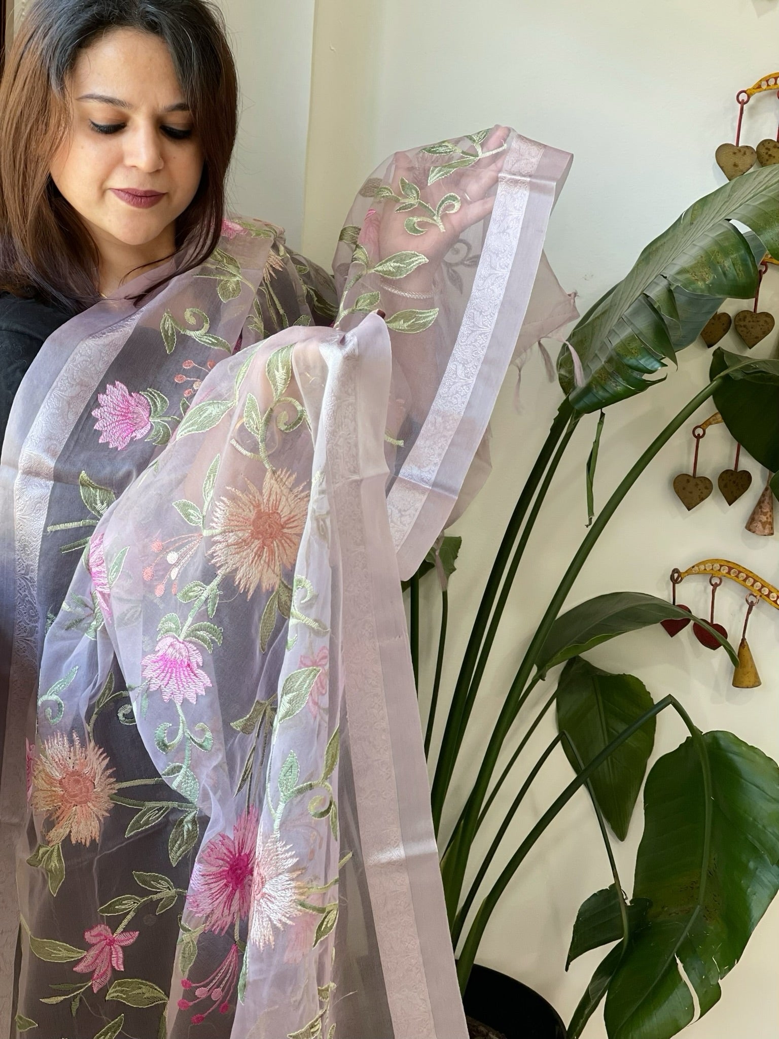 Lavender Organza Dupatta with thread embroidery - Masakalee