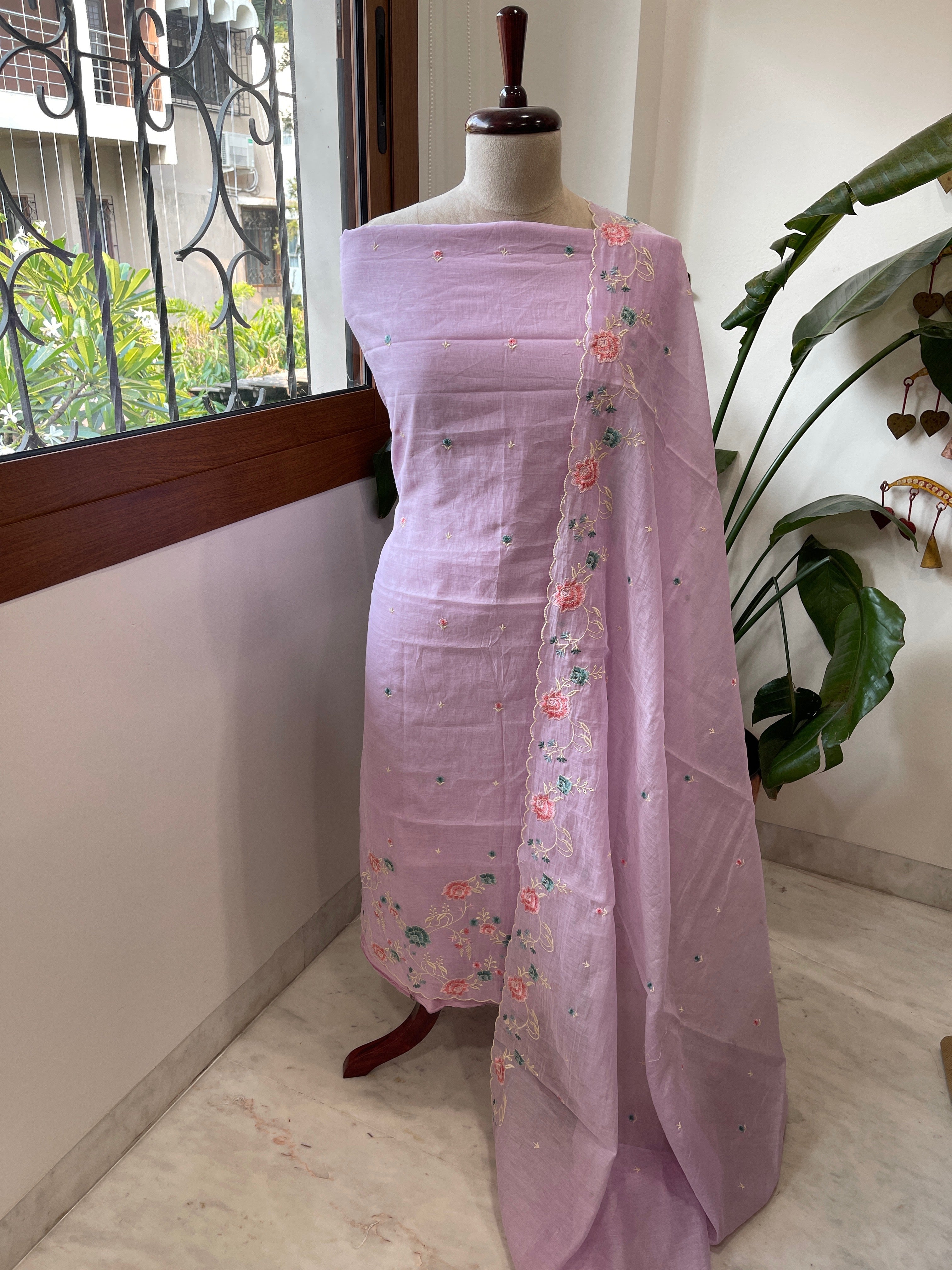 Lavender Suit Set with Thread Embroidery in Mul Chanderi - Masakalee