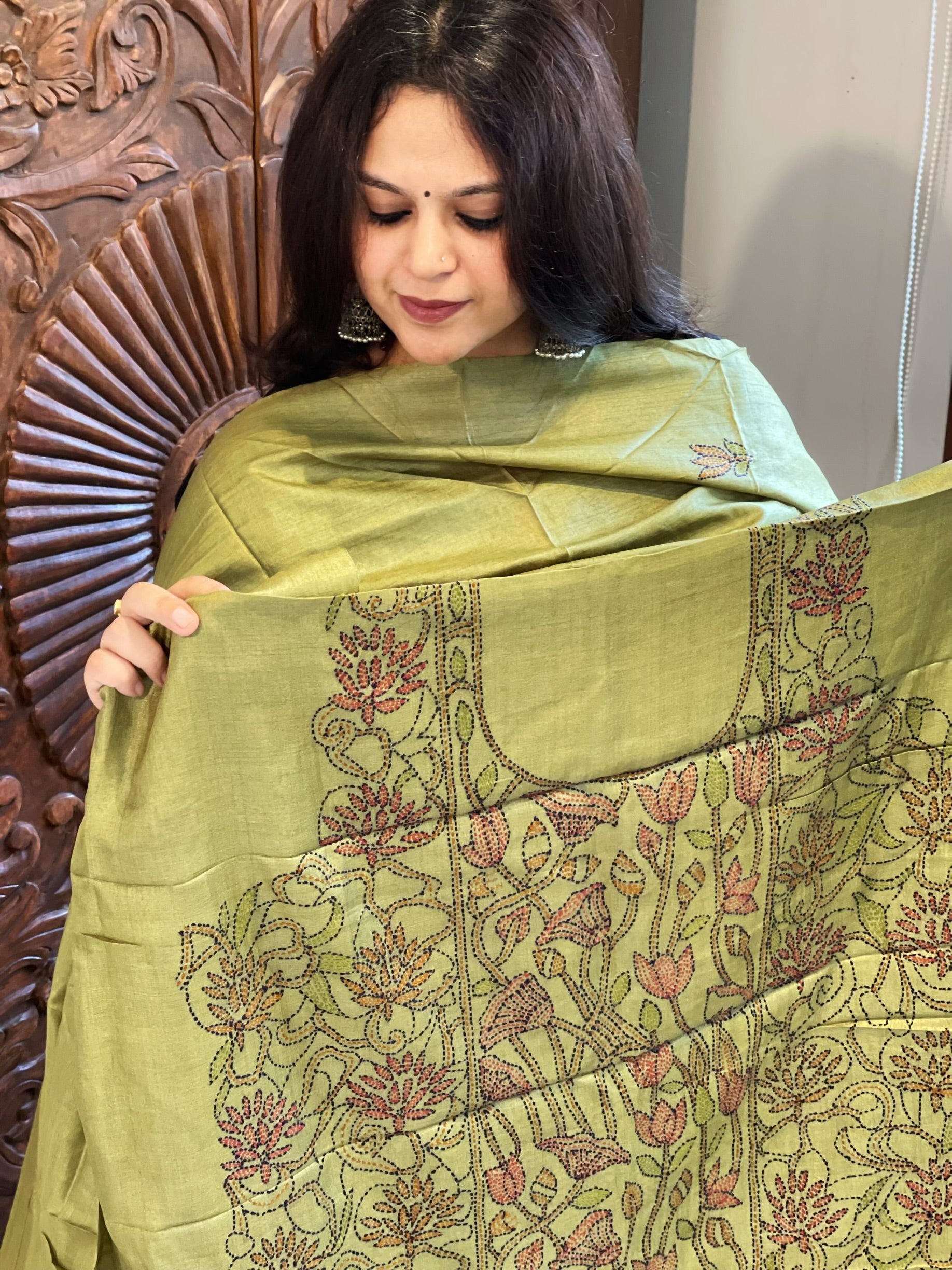 Leaf Green Suit Set with Kantha Handwork in Pure Tussar Silk - Masakalee