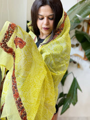 Lemon Yellow Kota Cotton Dupatta with Kantha Hand Embroidery - Masakalee