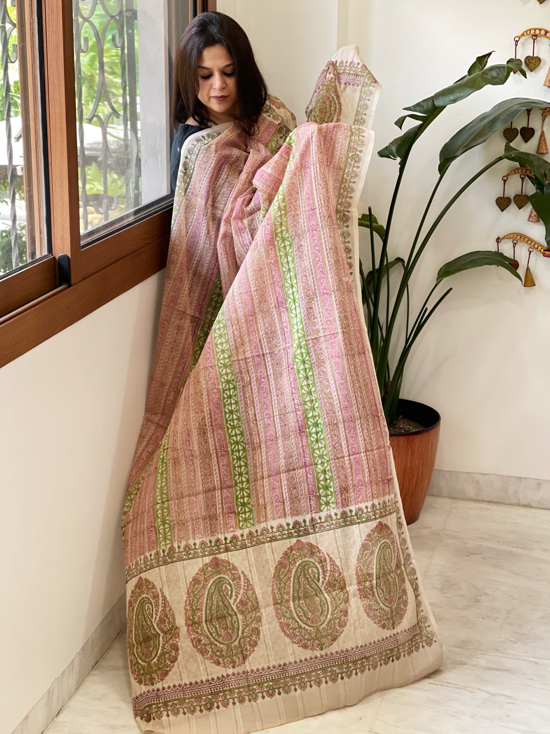Light pink Mul Cotton Handblock Printed Dupatta - Masakalee