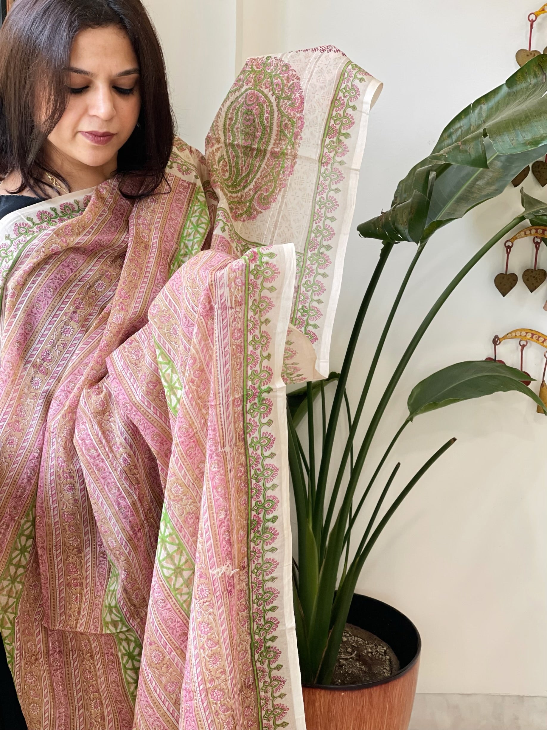 Light pink Mul Cotton Handblock Printed Dupatta - Masakalee