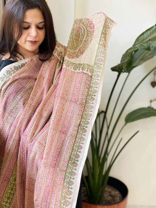 Light pink Mul Cotton Handblock Printed Dupatta - Masakalee