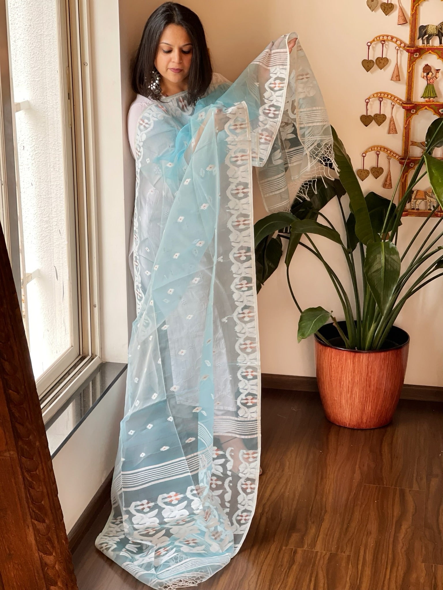 Lite Aqua Blue Handwoven Jamdani Dupatta in Pure Muslin - Masakalee