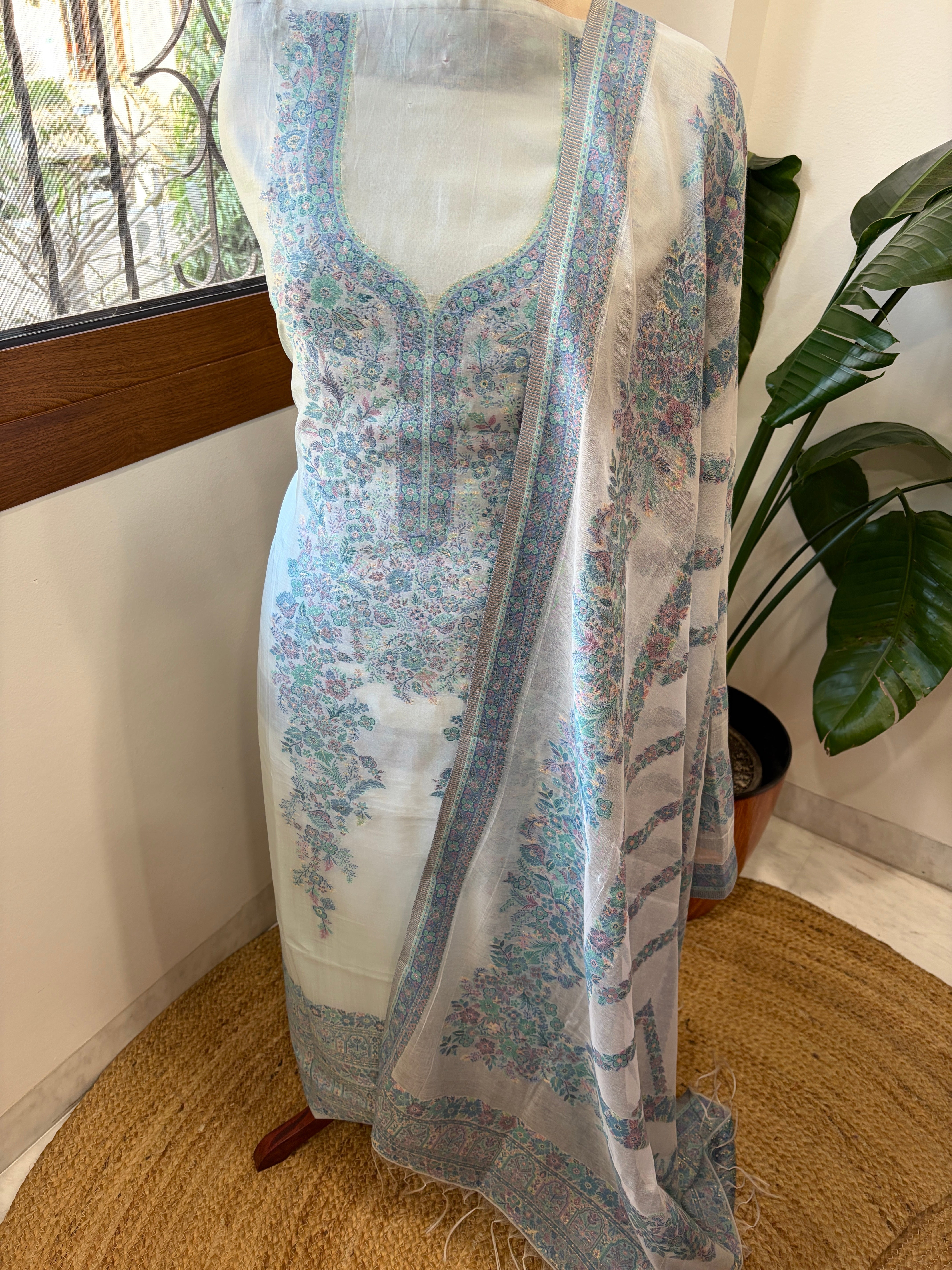 Lite Blue Suit Set with Handwoven Kaani and Zari in Pure Silk - Masakalee