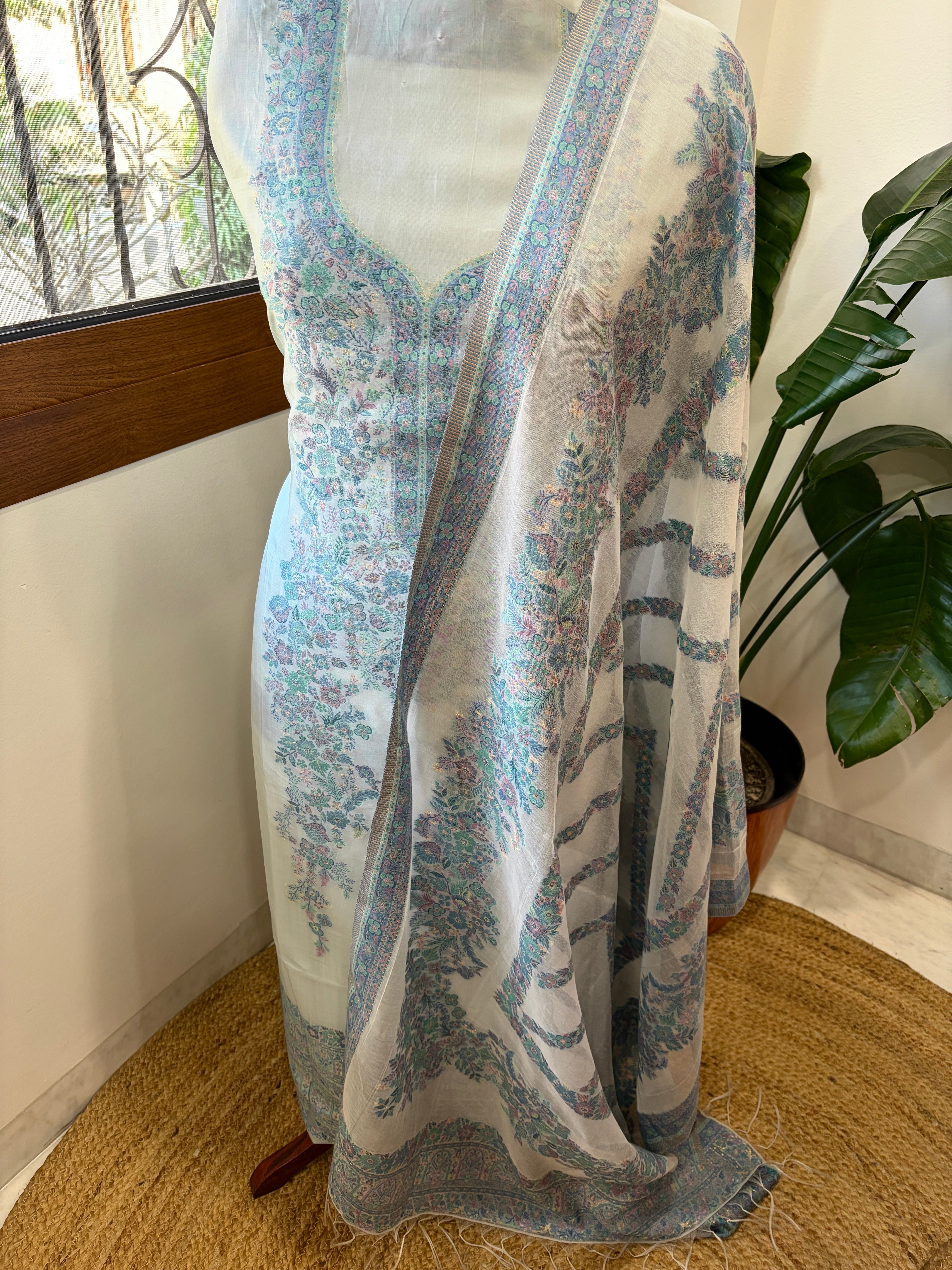 Lite Blue Suit Set with Handwoven Kaani and Zari in Pure Silk - Masakalee