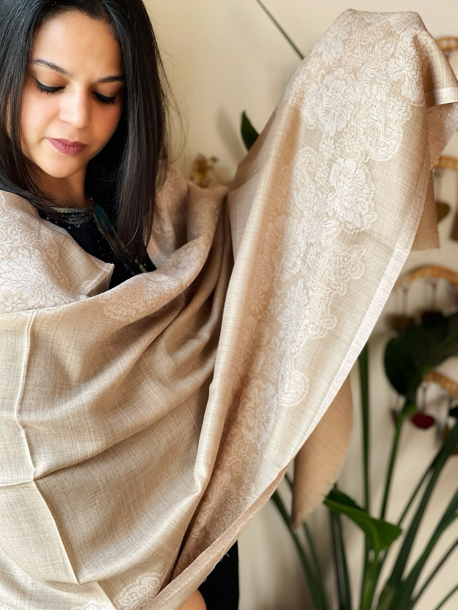 Lite Brown, Off - White Woven Pashmina Stole with Floral Kaani Pallu - Masakalee