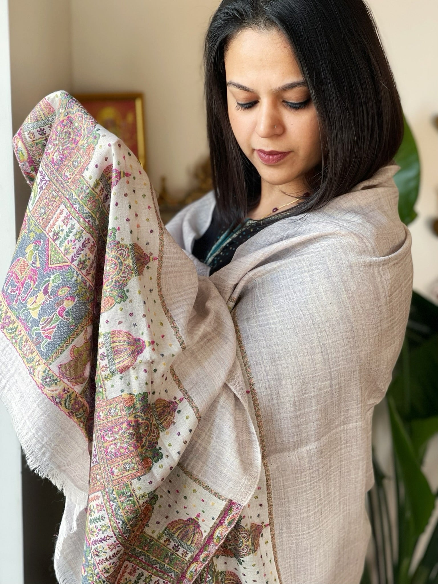 Lite Grey Pashmina Stole with Shehnai Baraat Kaani Pallu - Masakalee