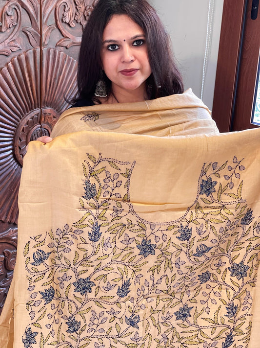 Lite Peach Suit Set with Kantha Handwork in Pure Tussar Silk - Masakalee