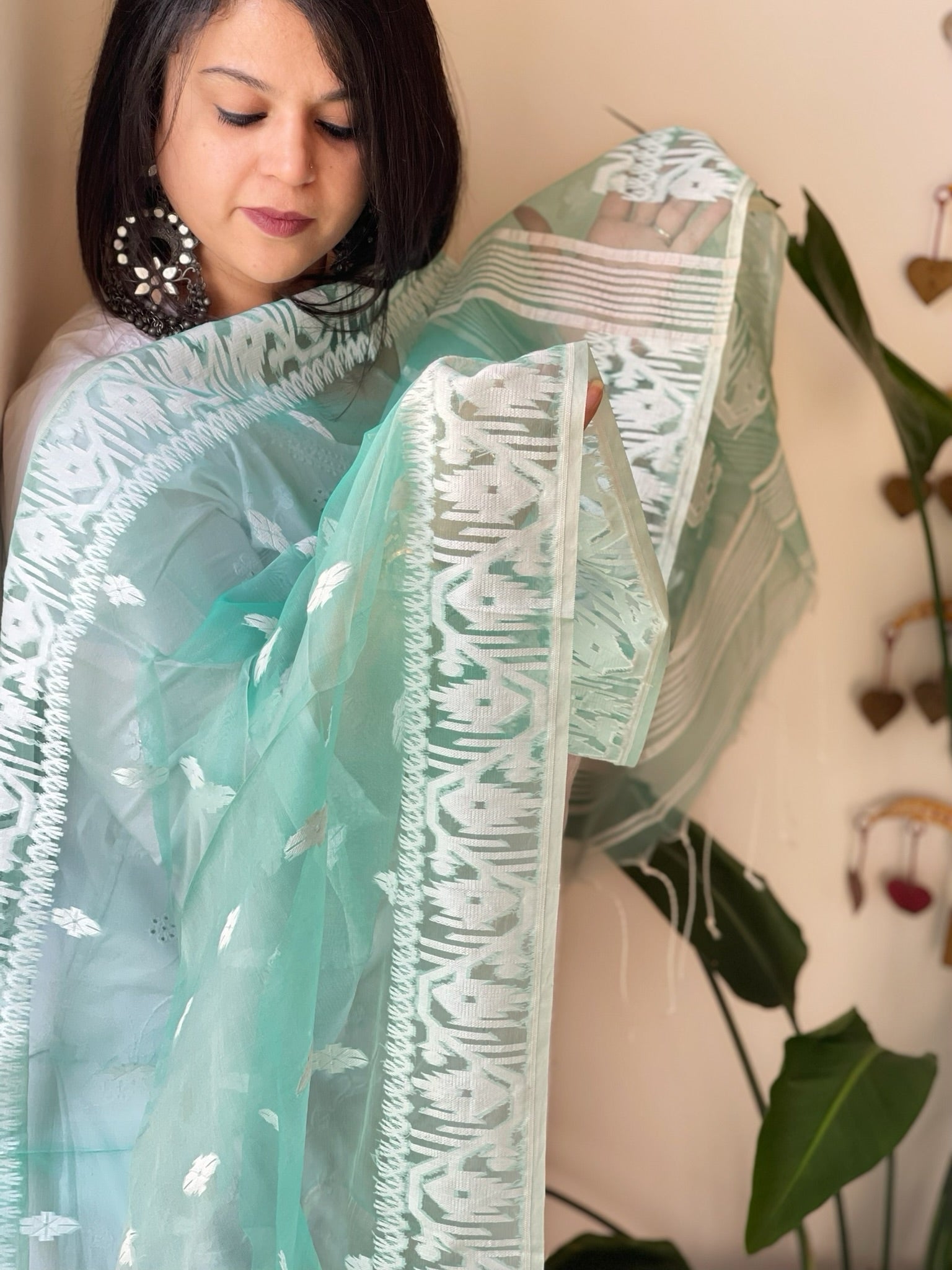 Lite Sea Green Handwoven Jamdani Dupatta in Pure Muslin - Masakalee