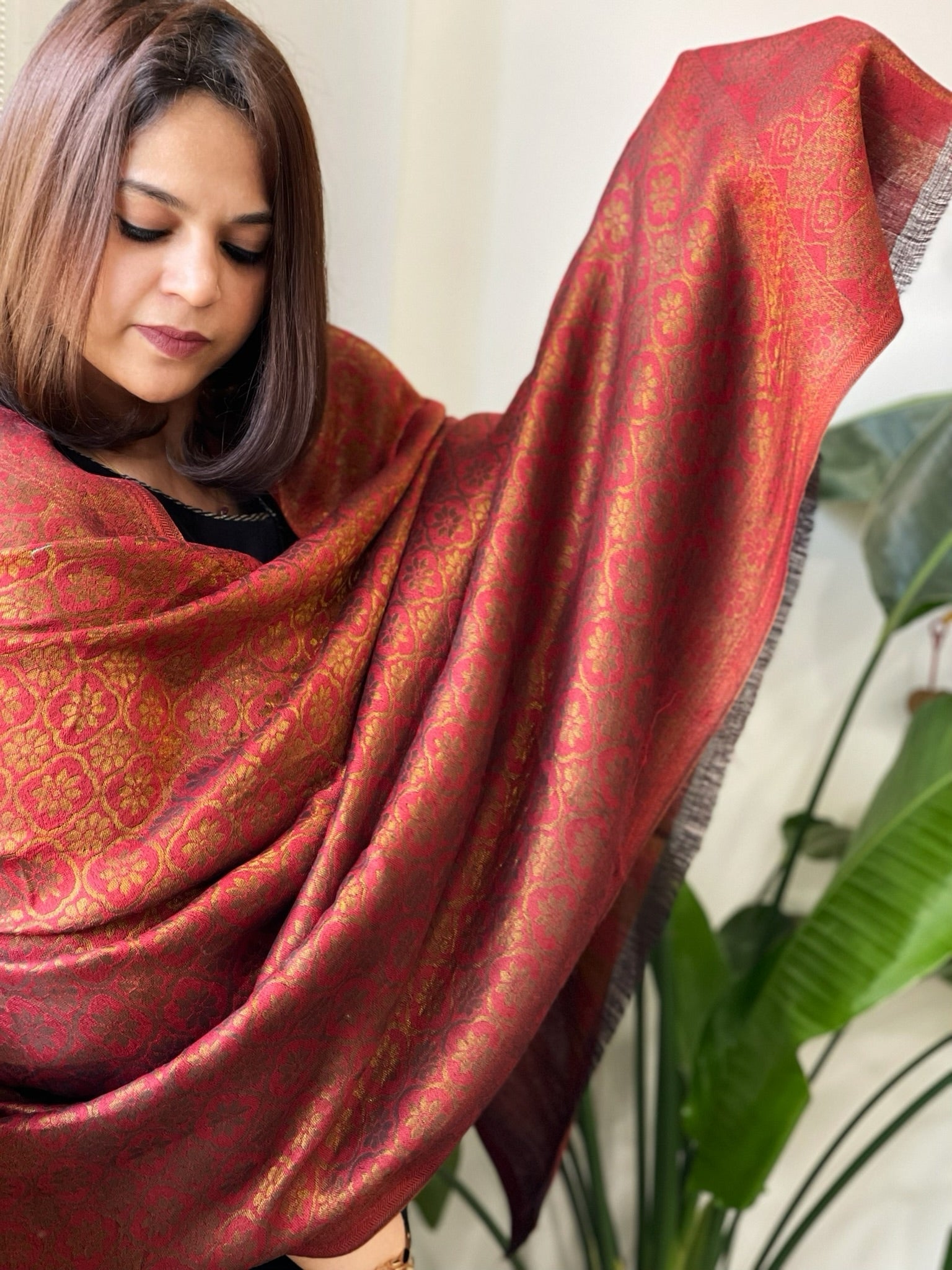 Maroonish Red Pashmina Shawl with Zari - Masakalee