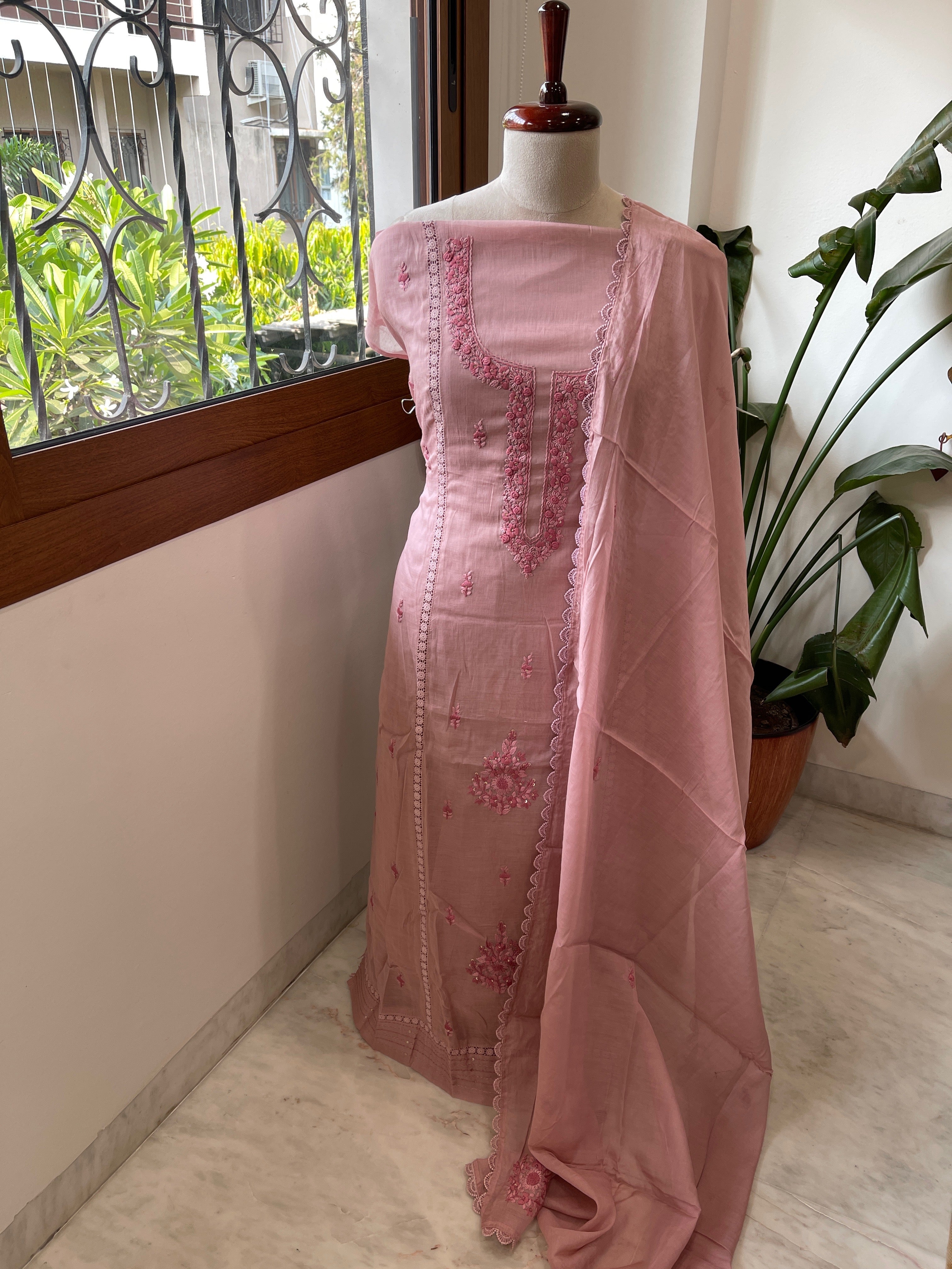 Mauve Suit Set with Sequin ad Knot handwork in Mul Chanderi - Masakalee