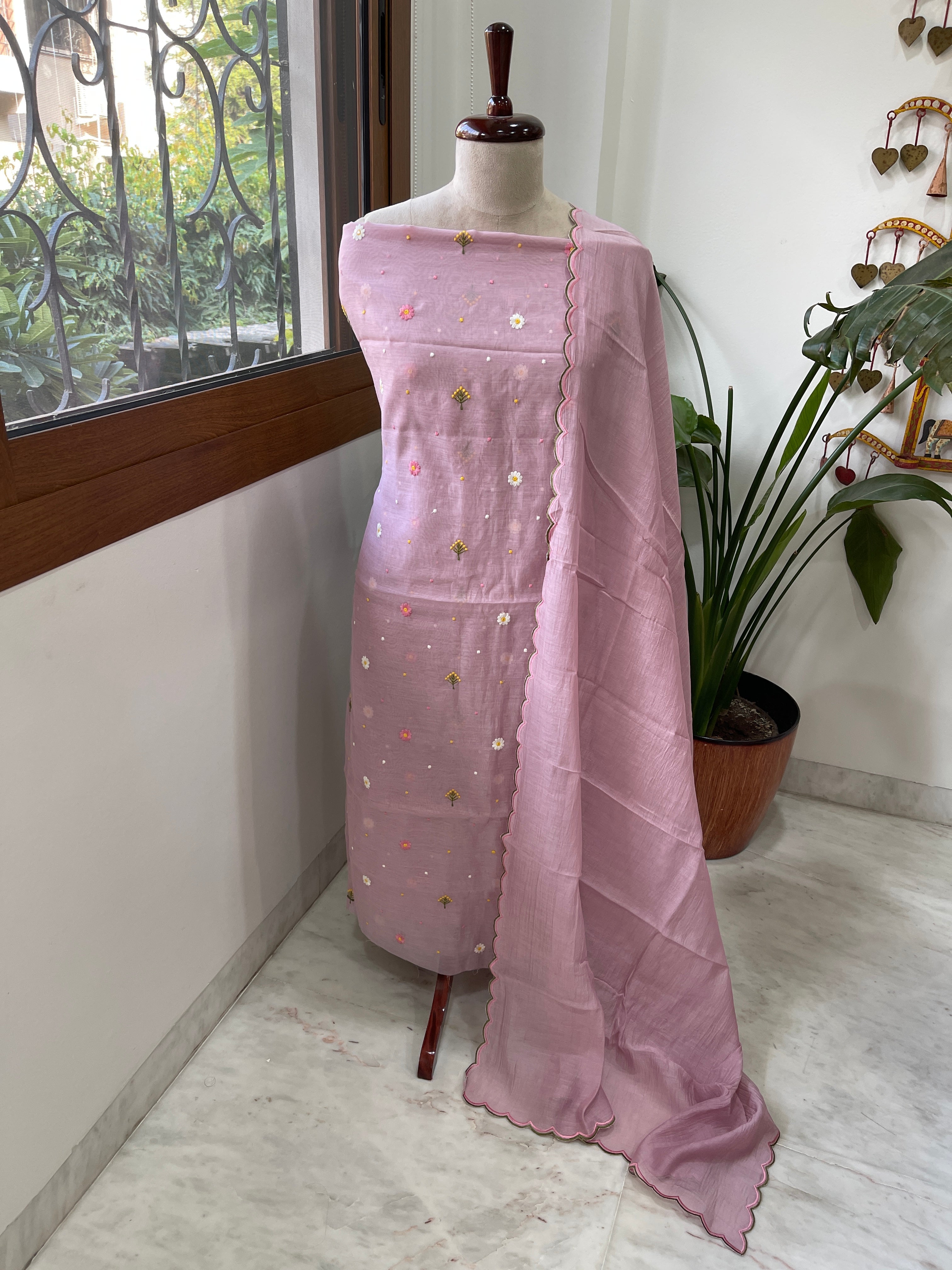 Mauve Suit Set with Thread Embroidery in Pure Mul - Masakalee