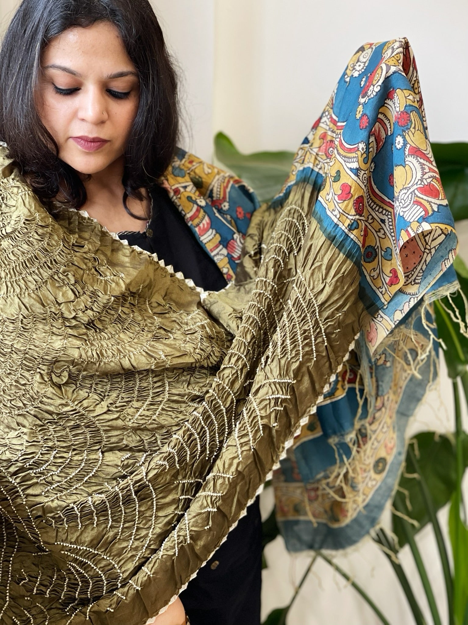 Mehendi Green Rai Bandhej Dupatta with Handpainted Kalamkari Pallu in Pure Muga Silk - Masakalee