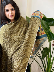 Mehendi Green Rai Bandhej Dupatta with Handpainted Kalamkari Pallu in Pure Muga Silk - Masakalee