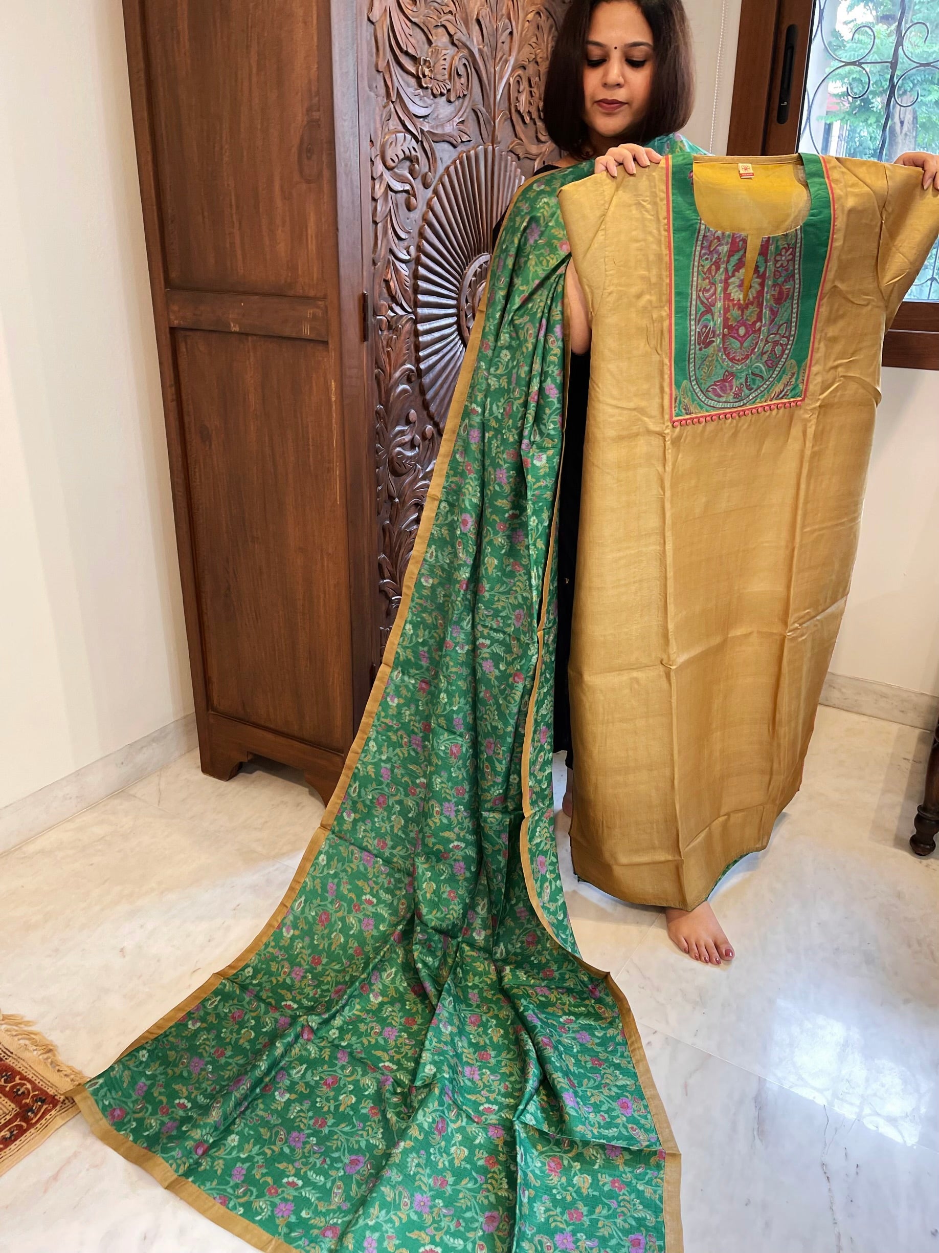 Mehendi Yellow Dupatta Set (Kurta+Dupatta) with Handblock Print in Pure Tussar Silk - Masakalee