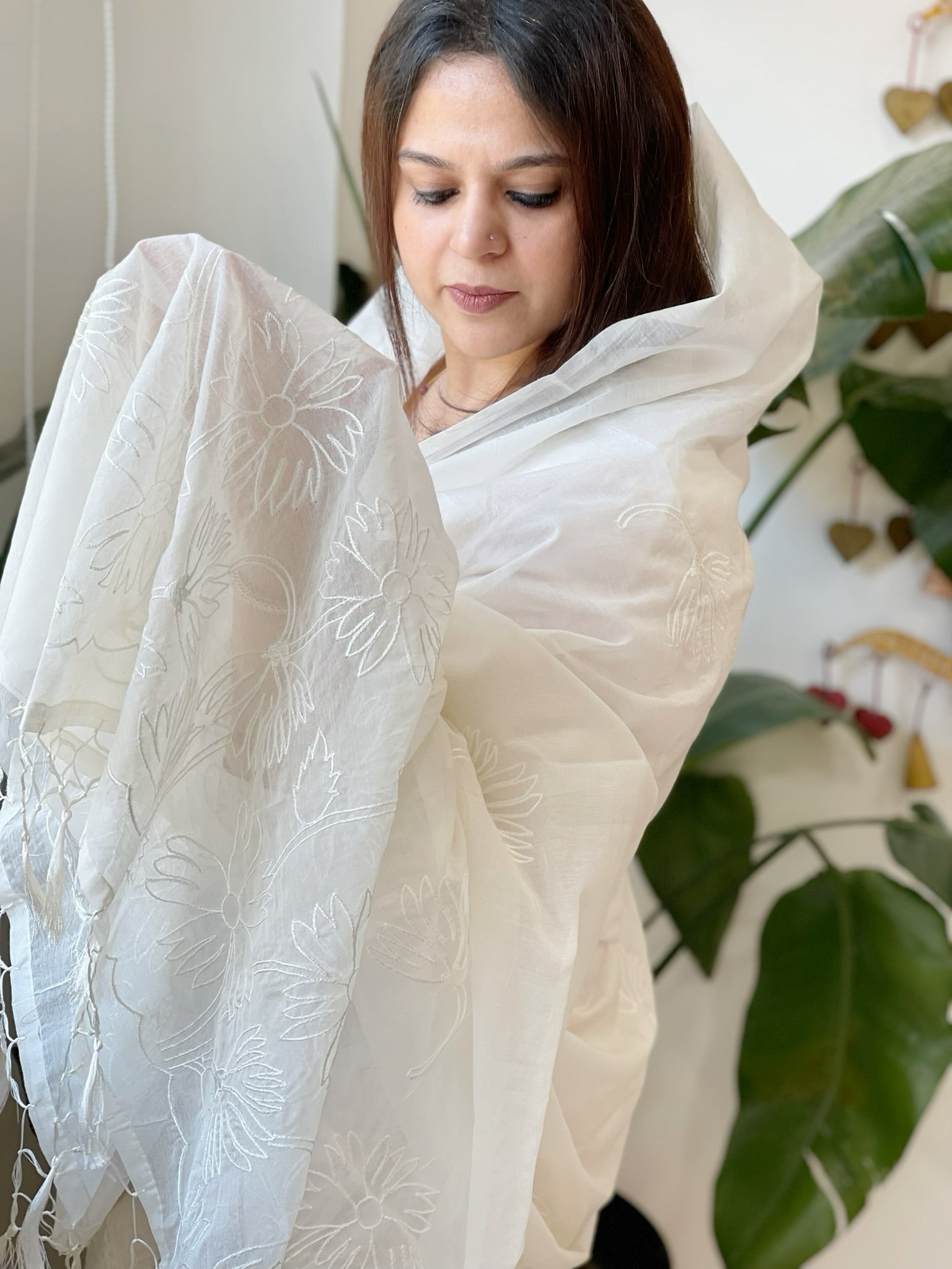 Mul Chanderi Dupatta with Thread Embroidery - Masakalee