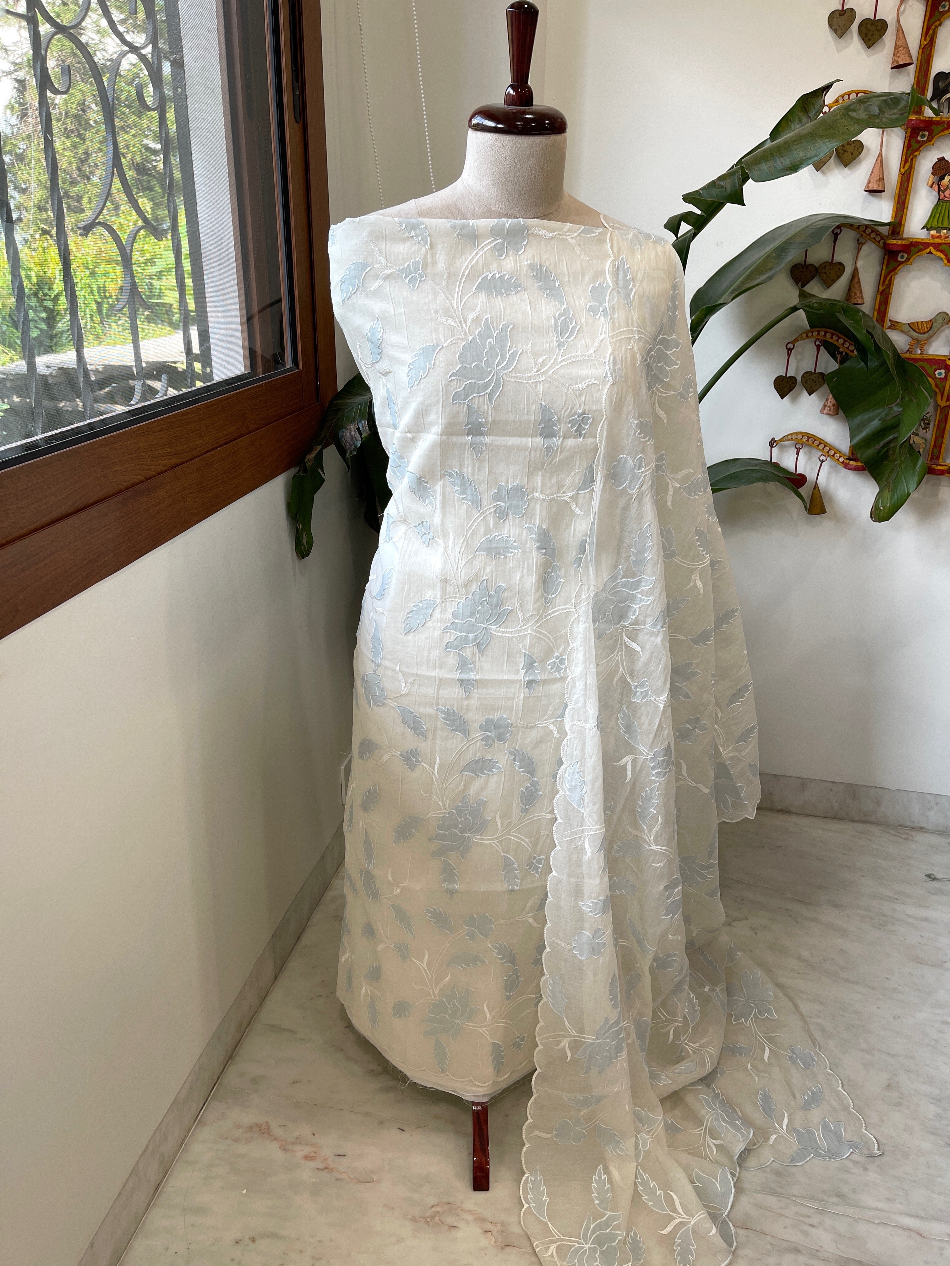Off white, Blue Applique Jaal Dupatta Suit Set in Chanderi - Masakalee
