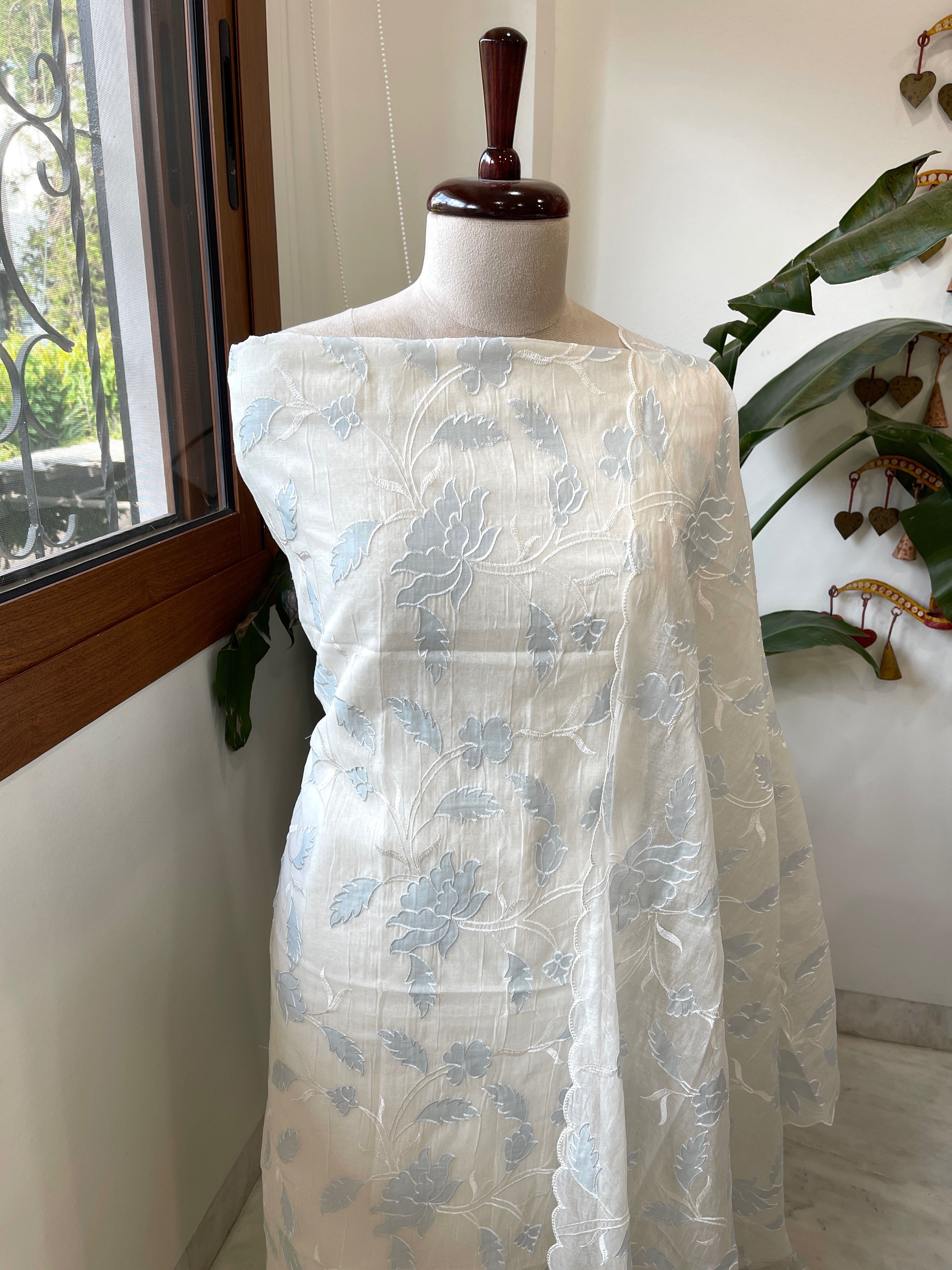 Off white, Blue Applique Jaal Dupatta Suit Set in Chanderi - Masakalee
