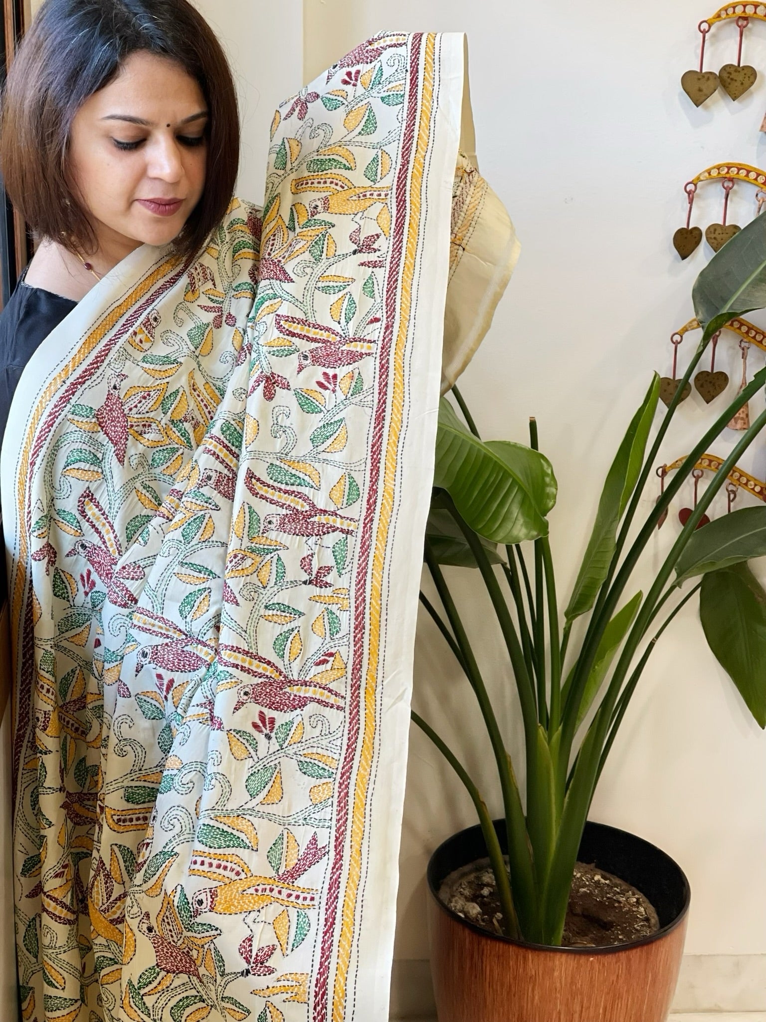 Off-White Handmade Kantha Dupatta in Silk - Masakalee