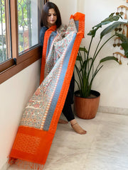 Off-White Handwoven Ikat Dupatta with Handpainted Madhubani in Cotton - Masakalee