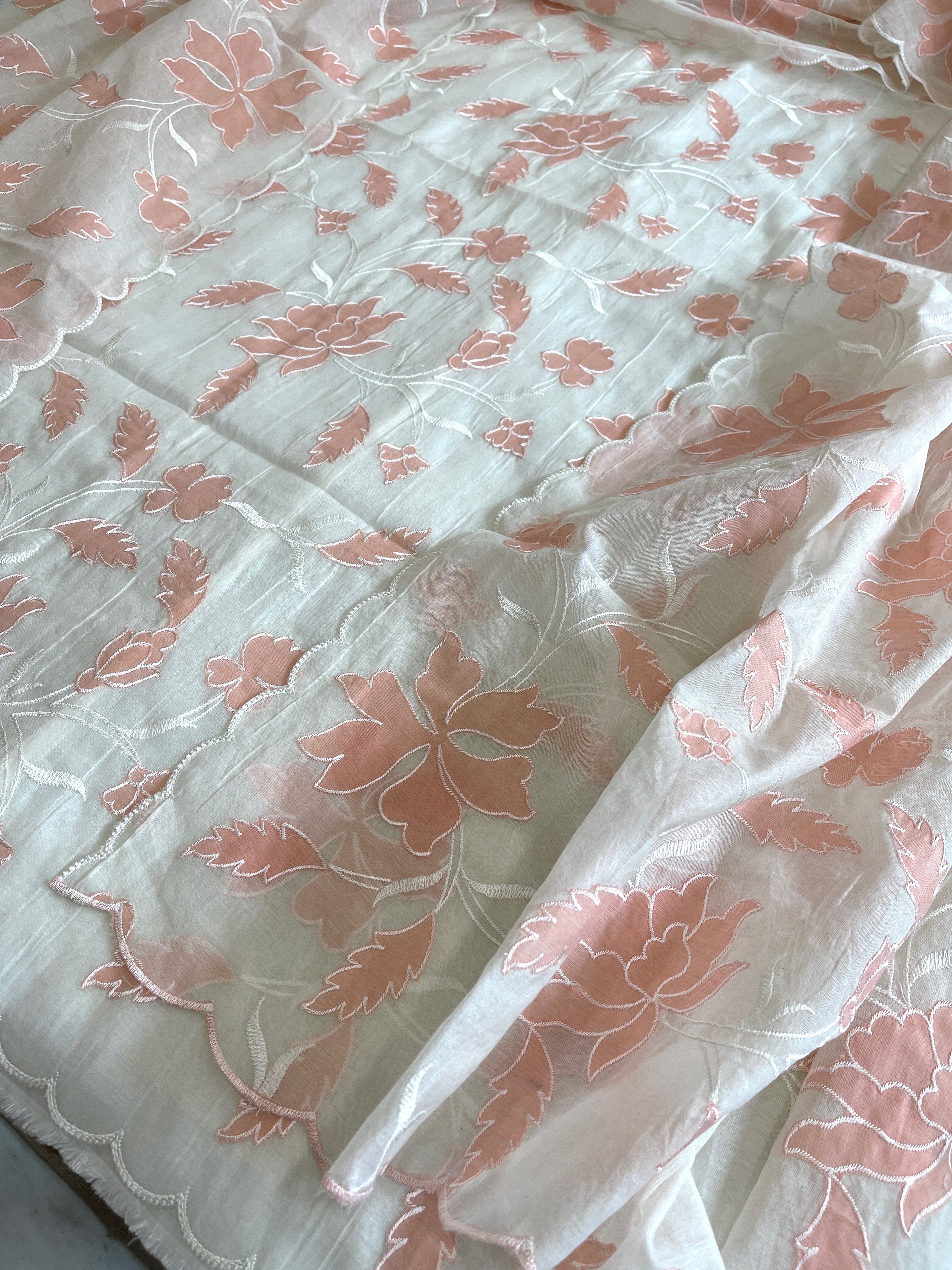 Off white, Peach Applique Jaal Dupatta Suit Set in Chanderi - Masakalee
