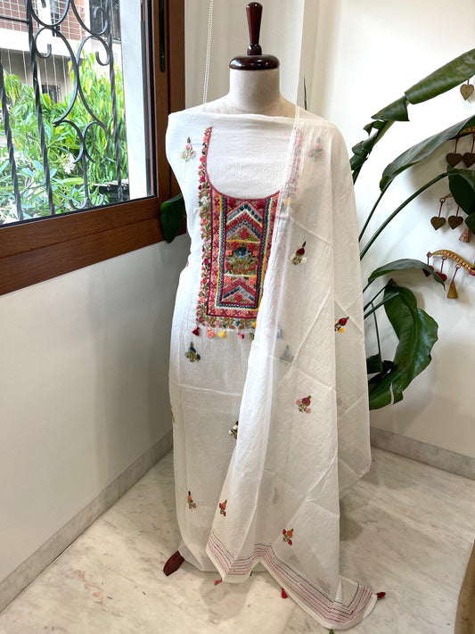 Off - White Suit Set with Hand Embroidery in Mul Cotton - Masakalee