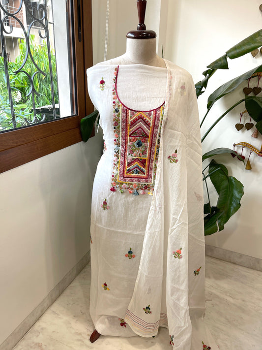Off - White Suit Set with Hand Embroidery in Mul Cotton - Masakalee