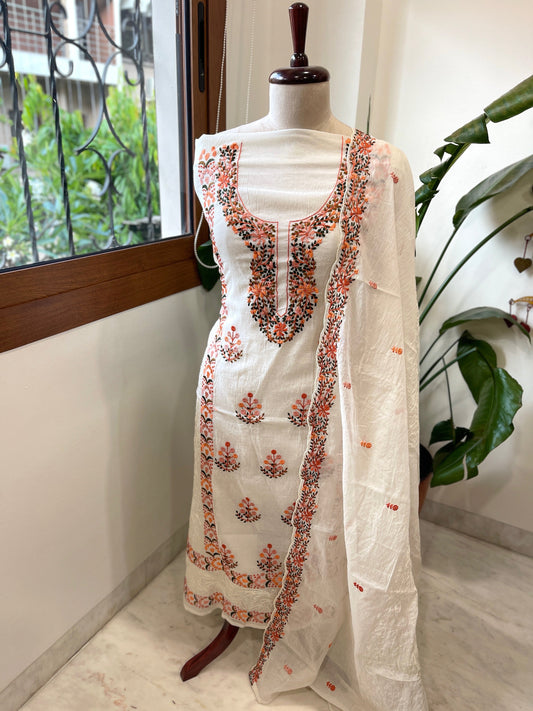 Off - White Suit Set with Thread Embroidery in Mul Chanderi - Masakalee
