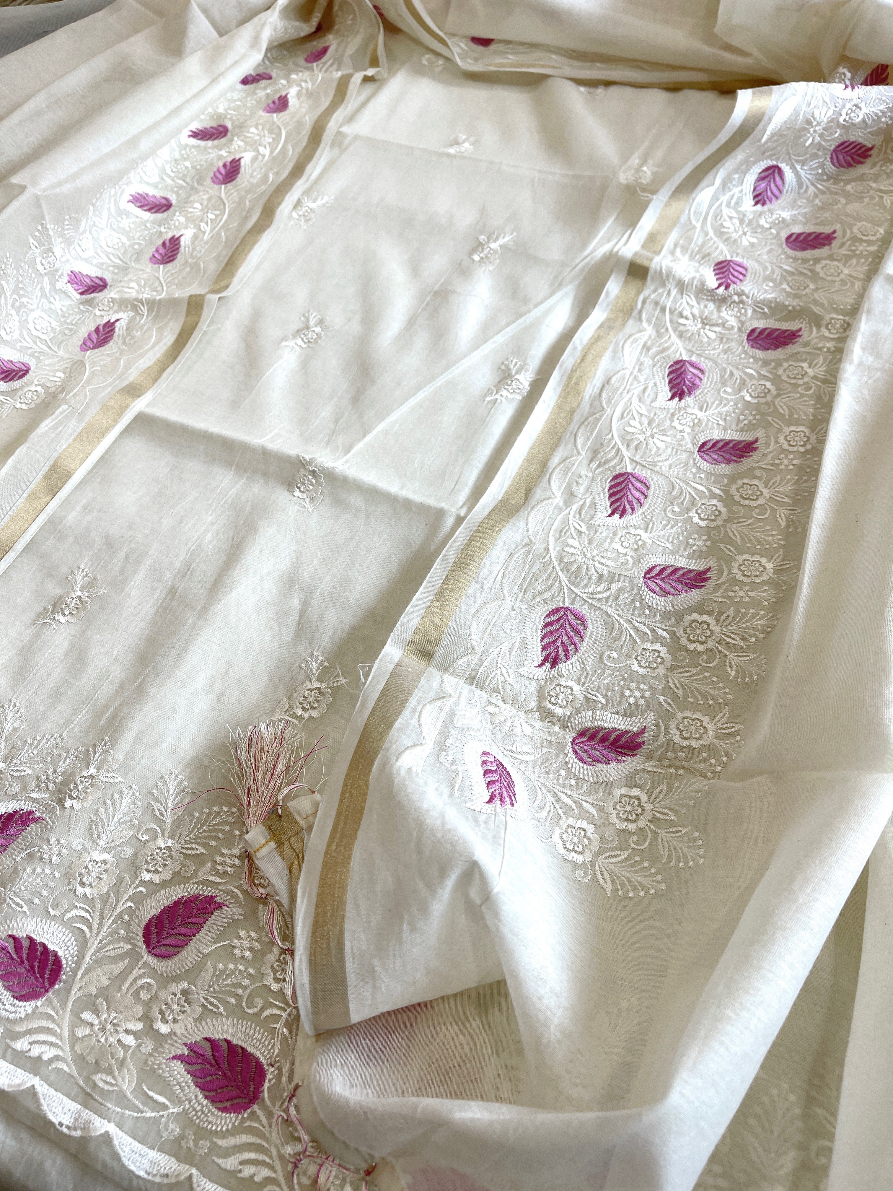 Off - White Suit Set with Thread Embroidery in Mul Chanderi - Masakalee