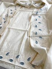 Off - White Suit Set with Thread Embroidery in Mul Chanderi - Masakalee