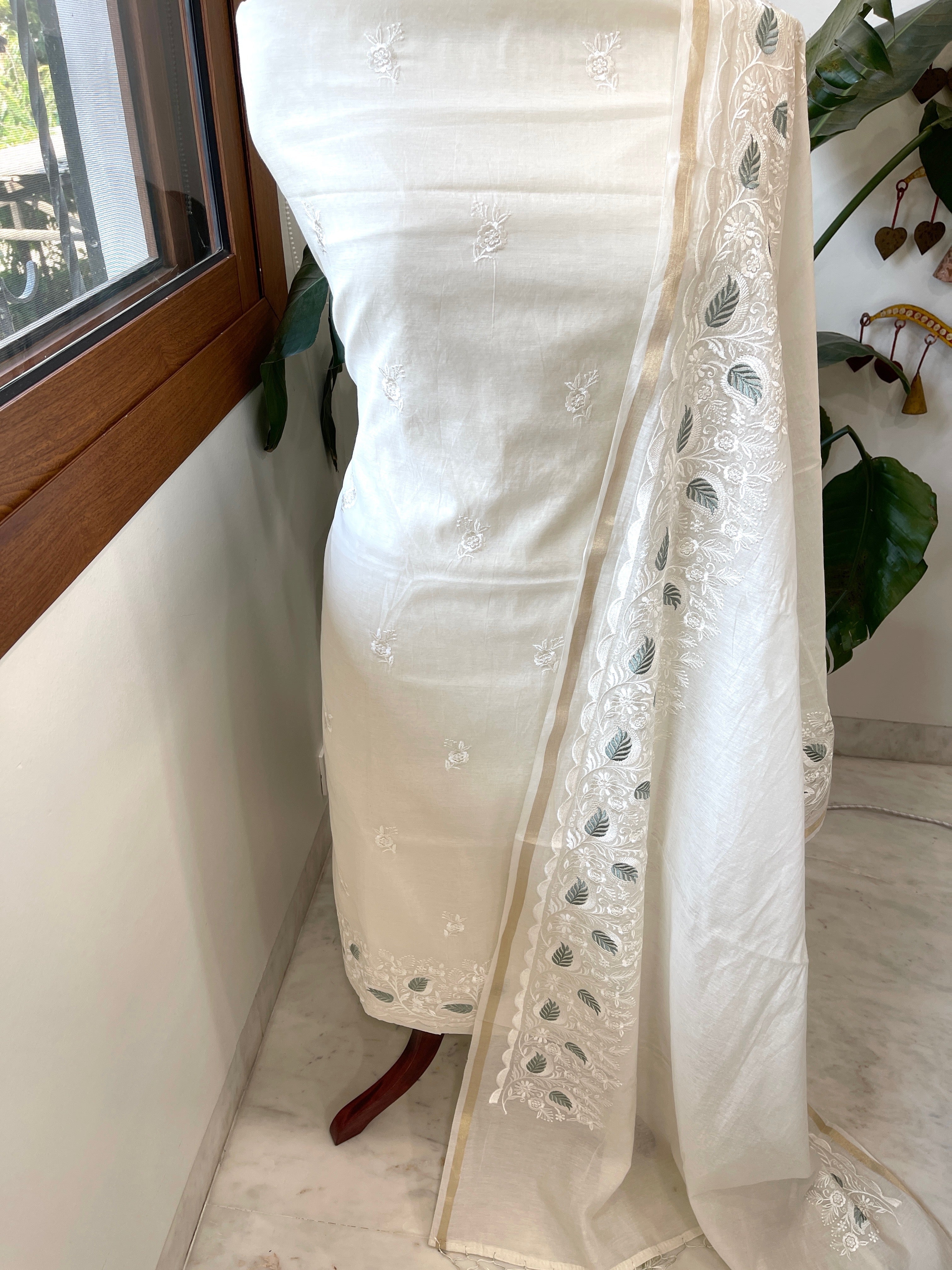 Off - White Suit Set with Thread Embroidery in Mul Chanderi - Masakalee