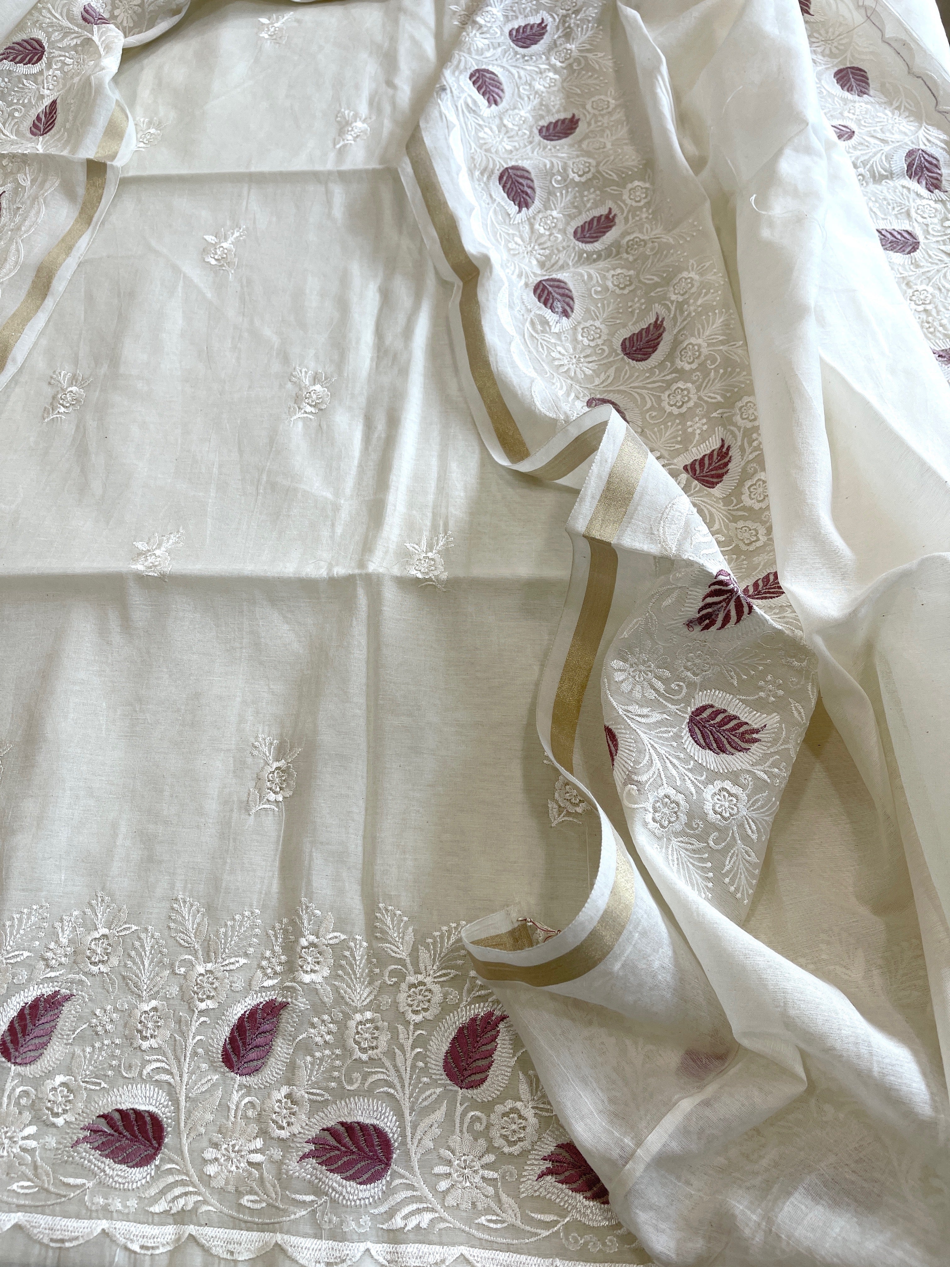 Off - White Suit Set with Thread Embroidery in Mul Chanderi - Masakalee