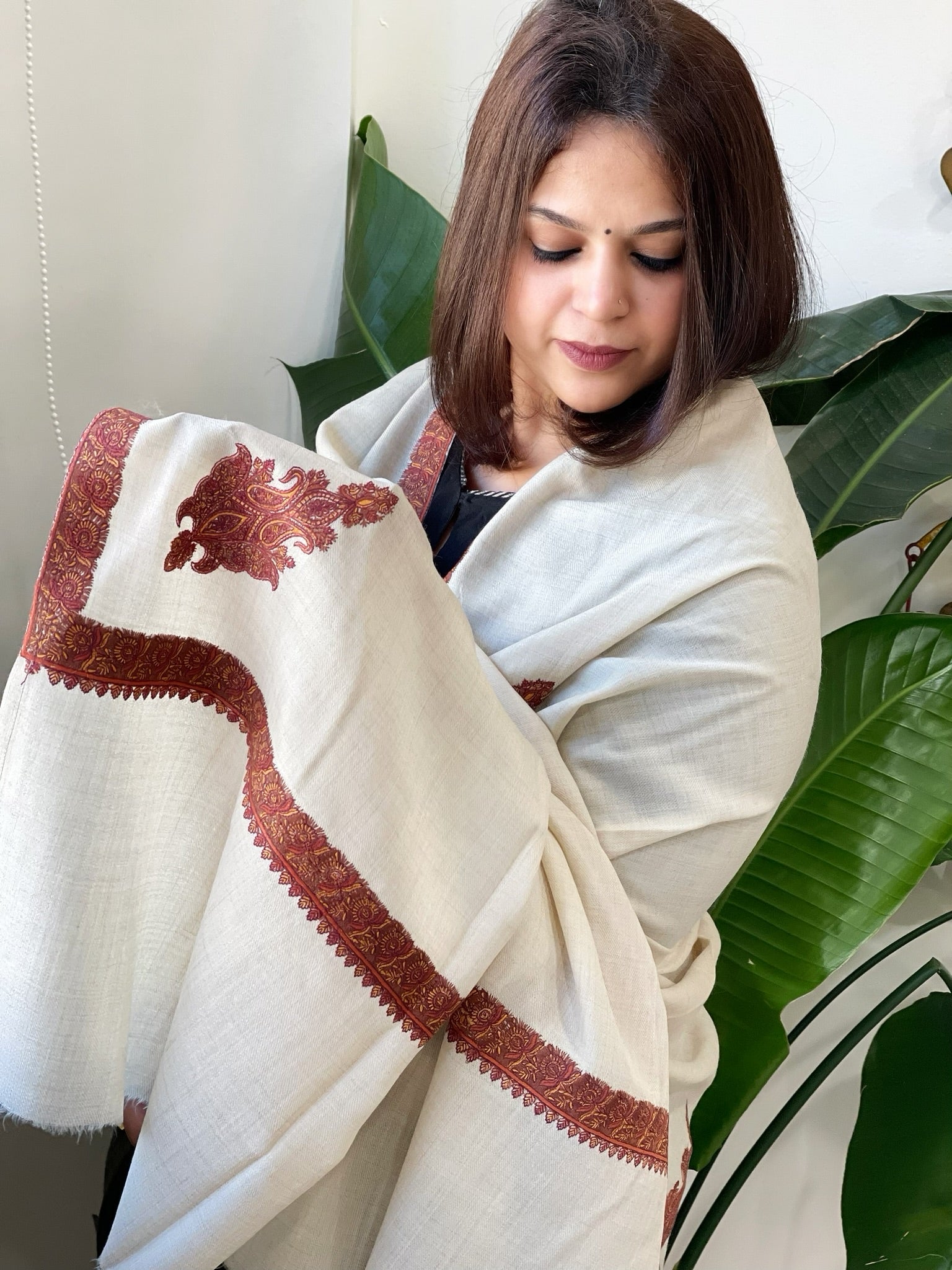 Off - White Woven Pashmina Shawl with Thread Embroidery - Masakalee