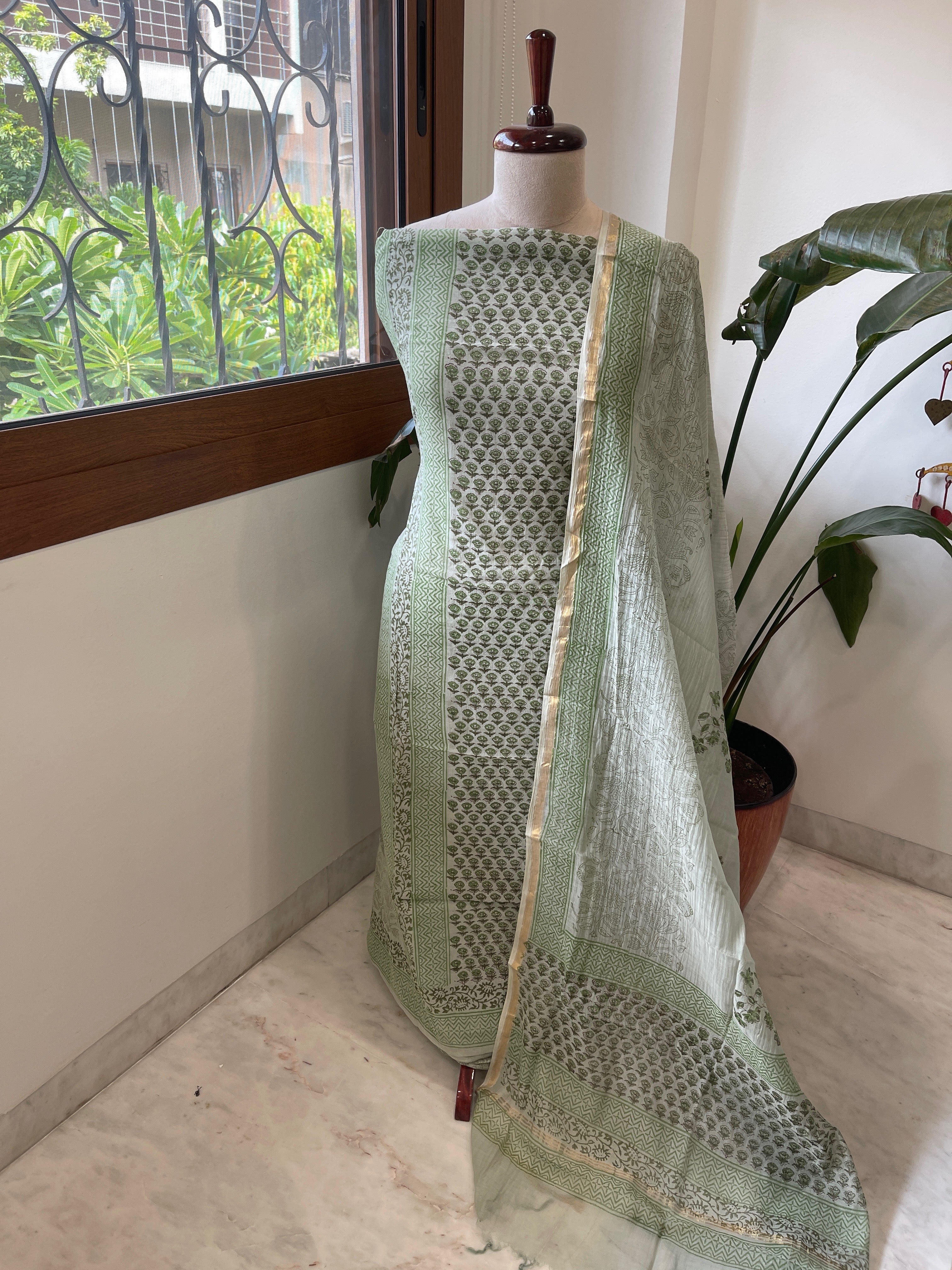 Olive Green Handblock Printed Suit Set in Mul Cotton - Masakalee