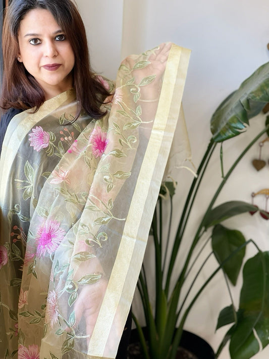Pale Yellow Organza Dupatta with thread embroidery - Masakalee