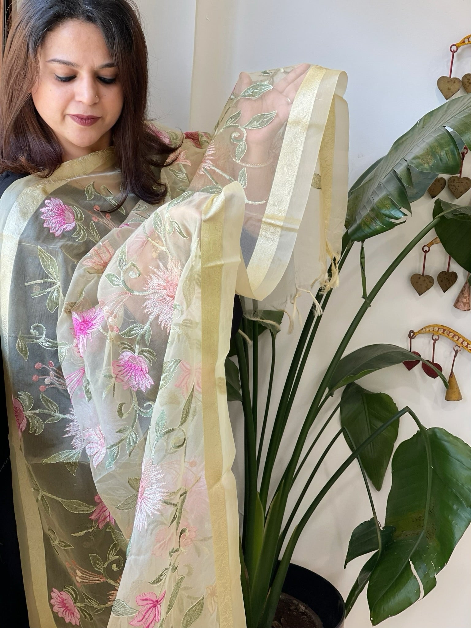 Pale Yellow Organza Dupatta with thread embroidery - Masakalee