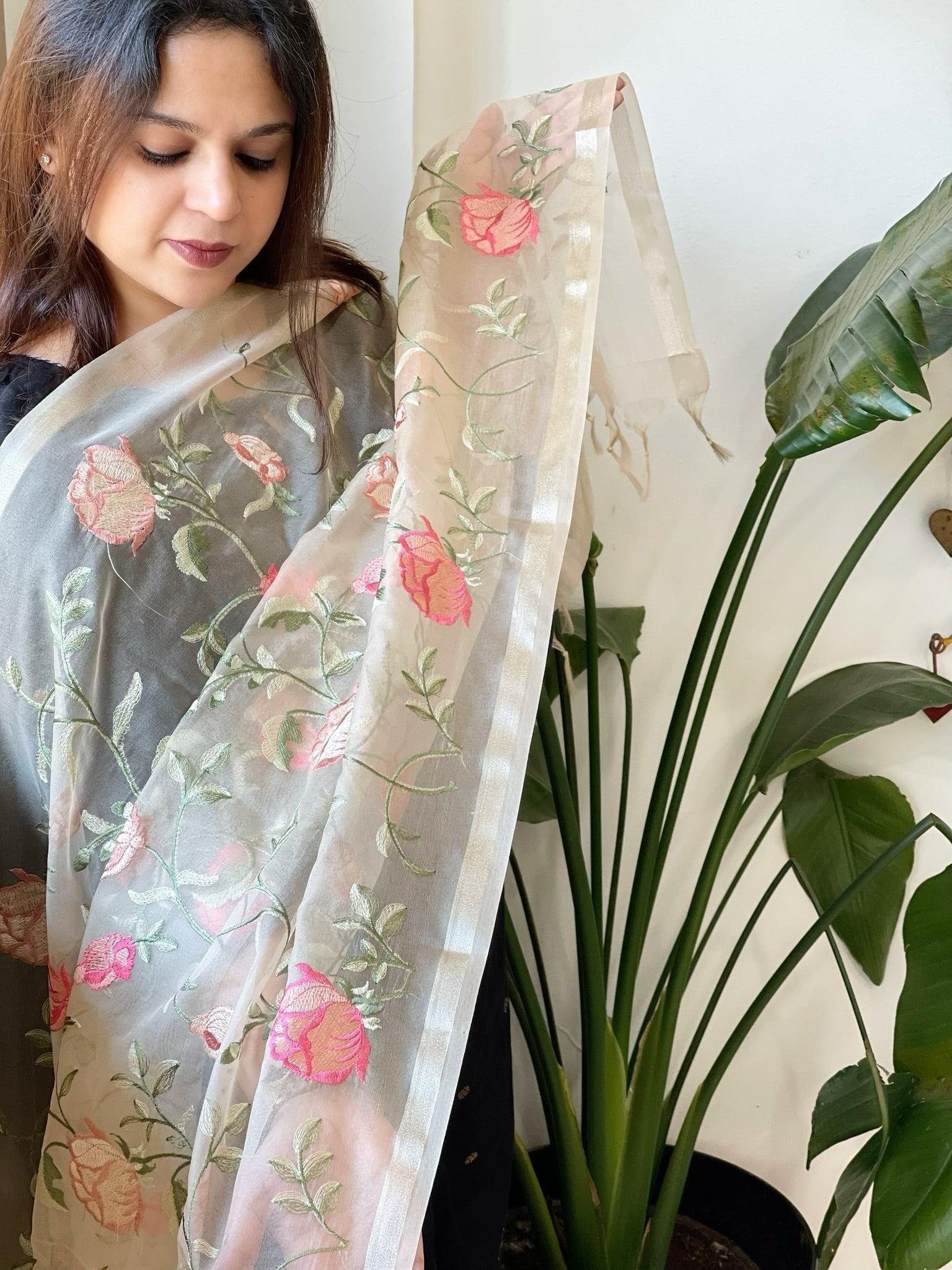 Peach Organza Dupatta with Thread Embroidery - Masakalee